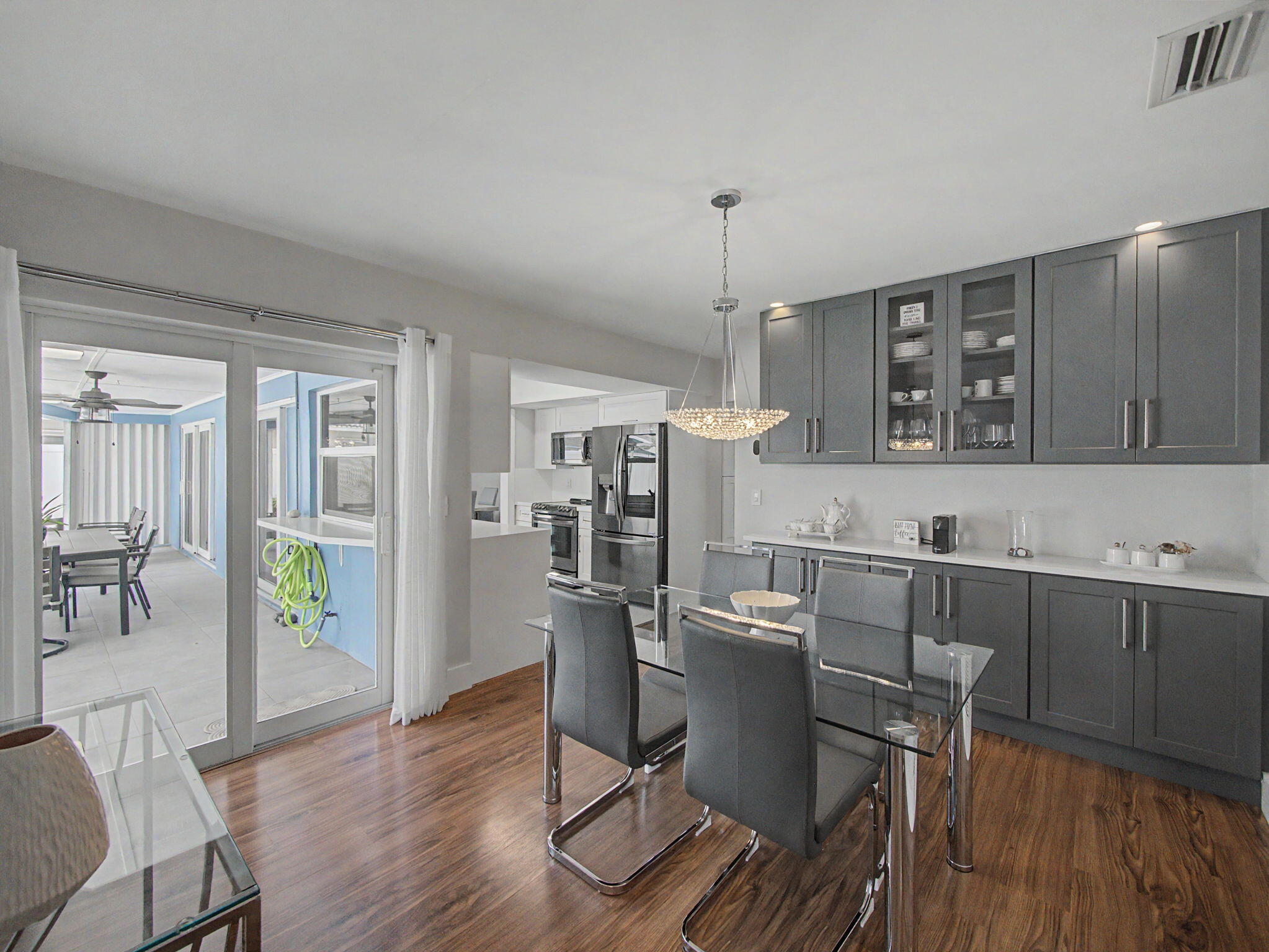 UNIVERSITY PARK COUNTRY CLUB ESTATES - Residential