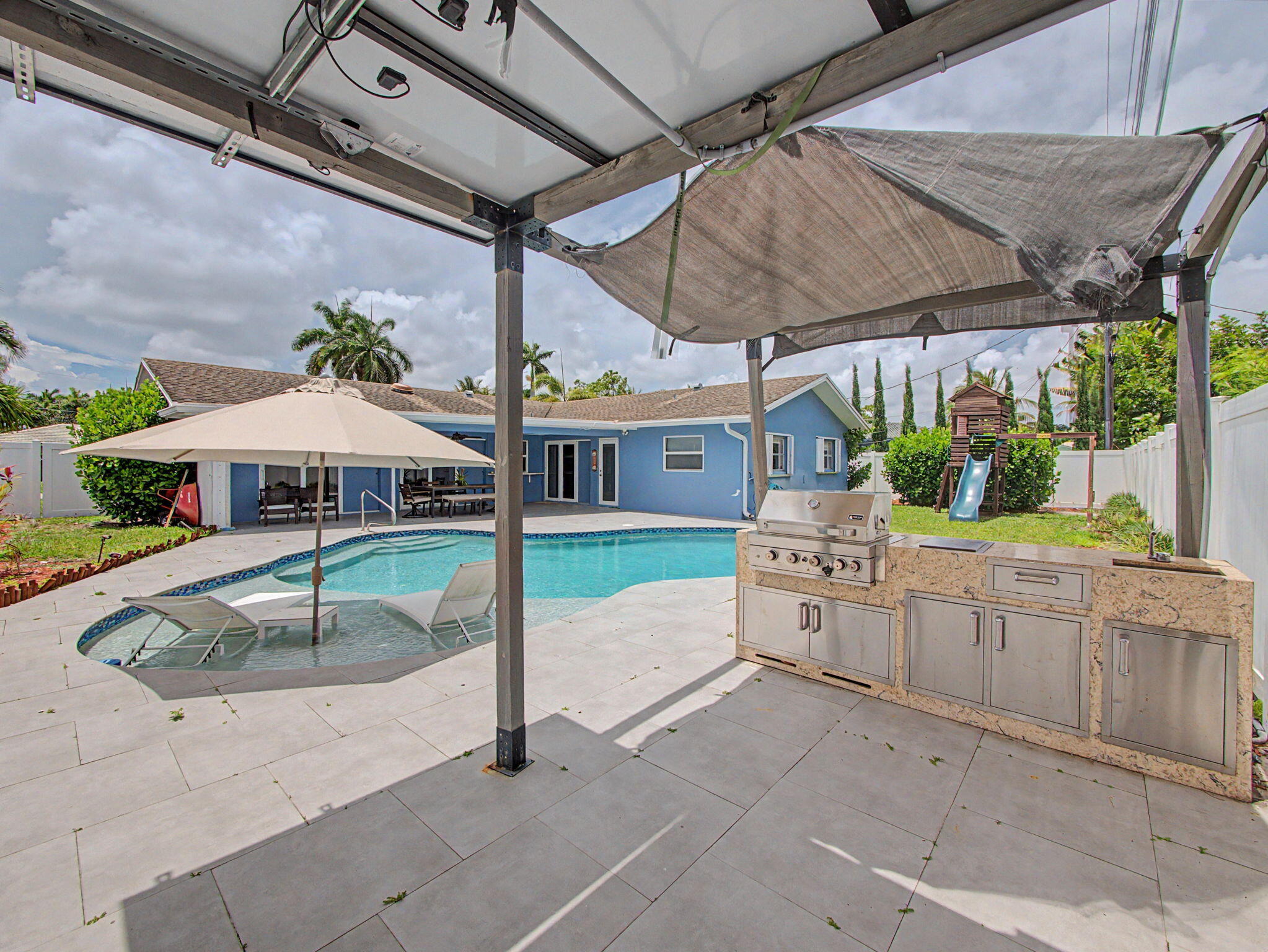 UNIVERSITY PARK COUNTRY CLUB ESTATES - Residential