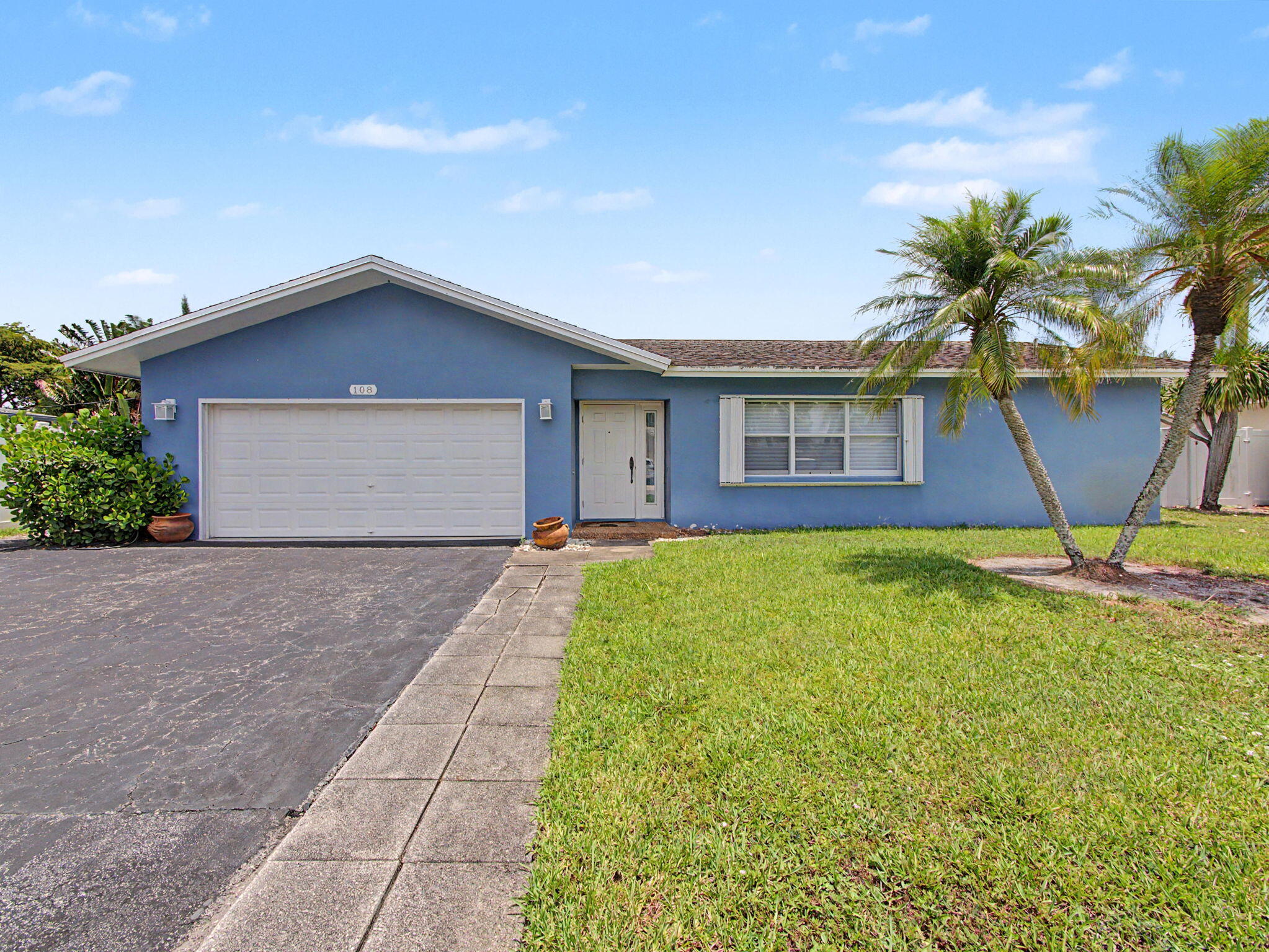 UNIVERSITY PARK COUNTRY CLUB ESTATES - Residential