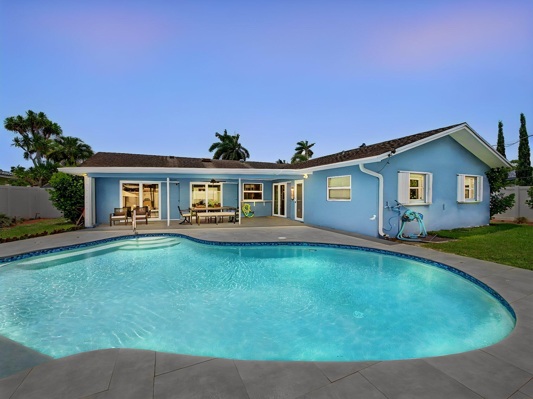 UNIVERSITY PARK COUNTRY CLUB ESTATES - Residential