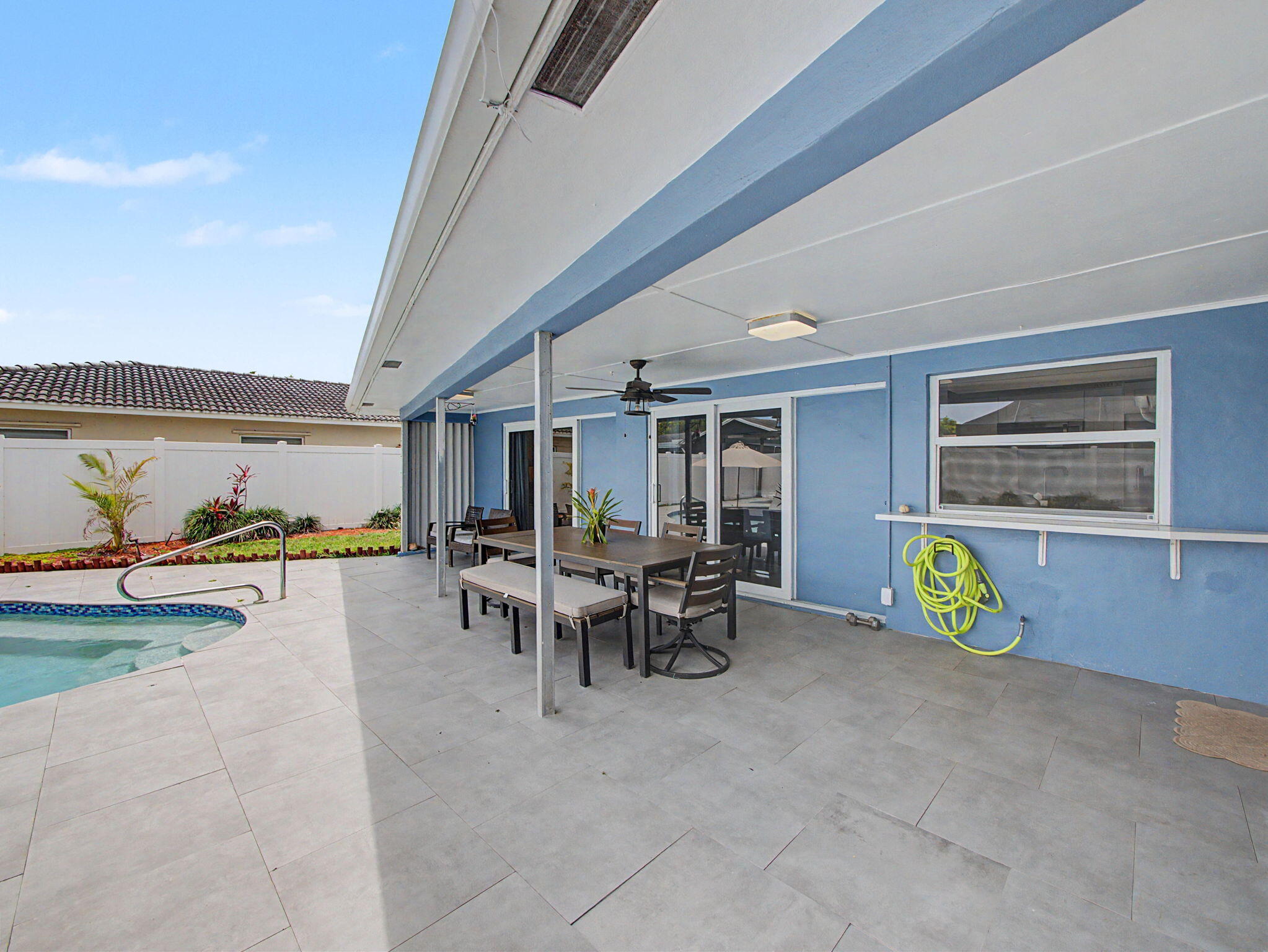 UNIVERSITY PARK COUNTRY CLUB ESTATES - Residential