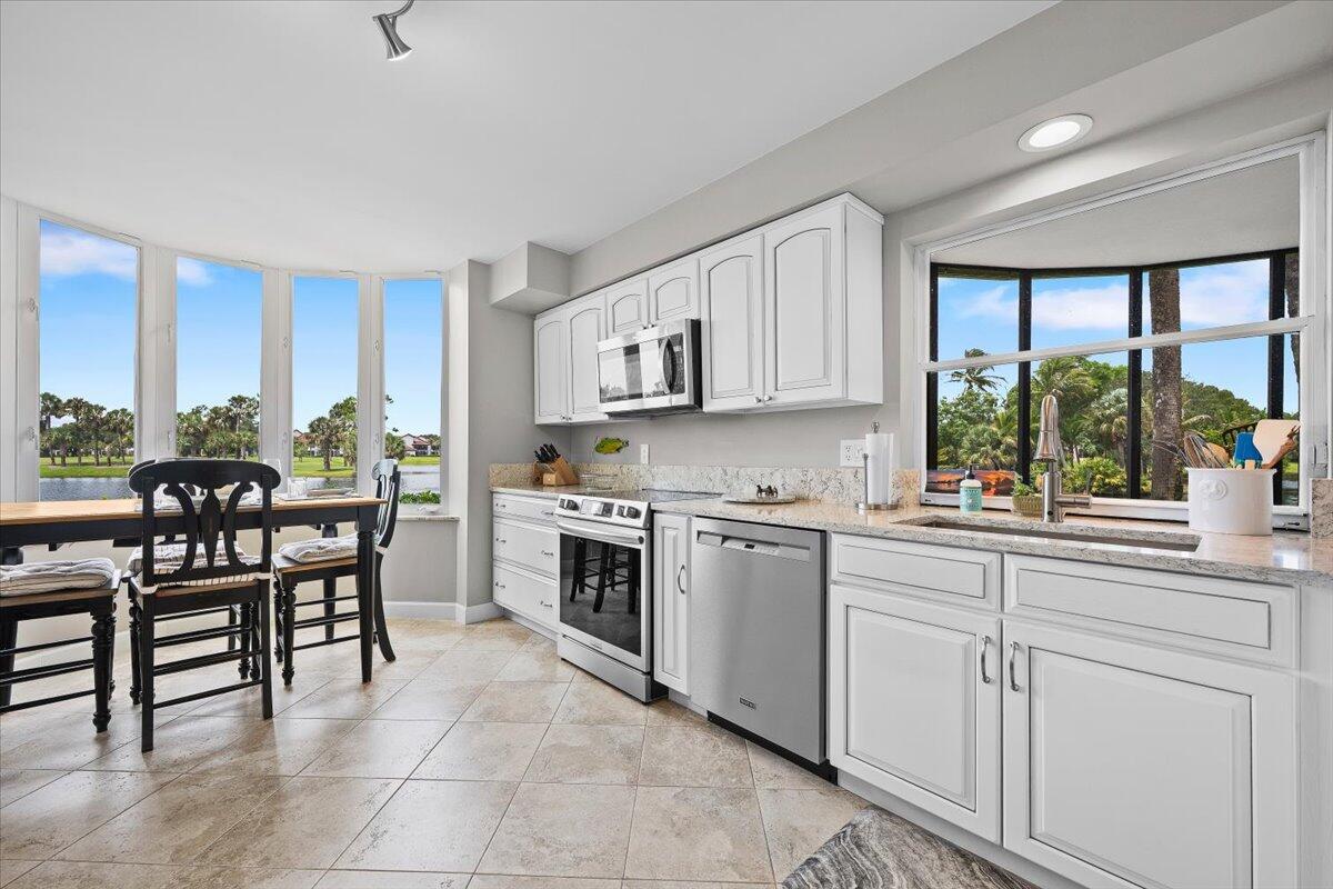 WATERBEND AT JONATHANS LANDING CONDO - Residential Lease