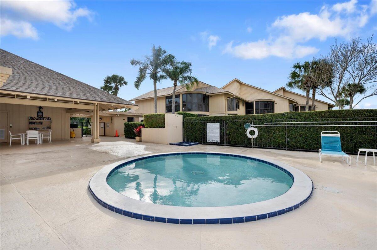 WATERBEND AT JONATHANS LANDING CONDO - Residential Lease