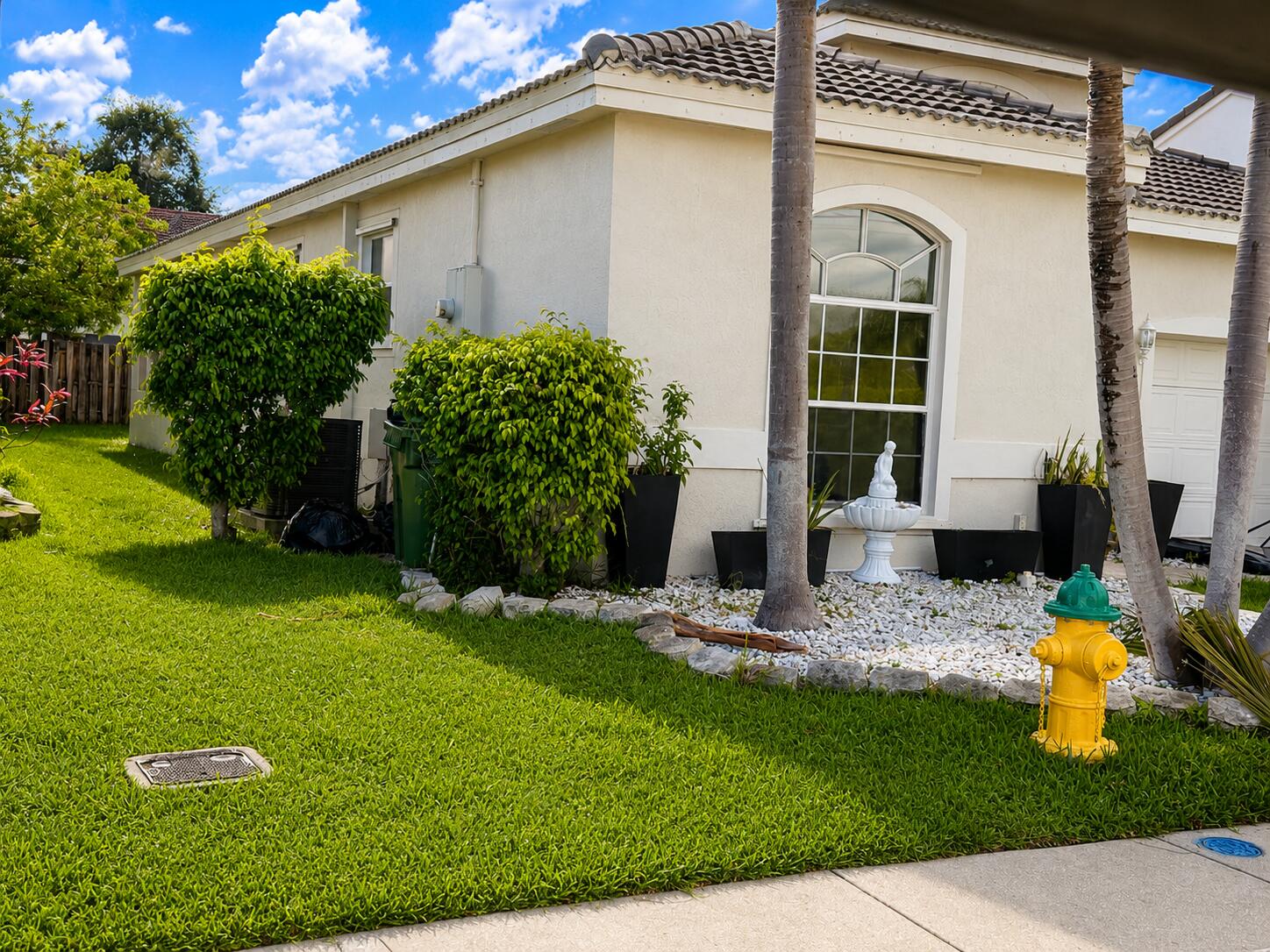 HOLIDAY SPRINGS EAST - Residential