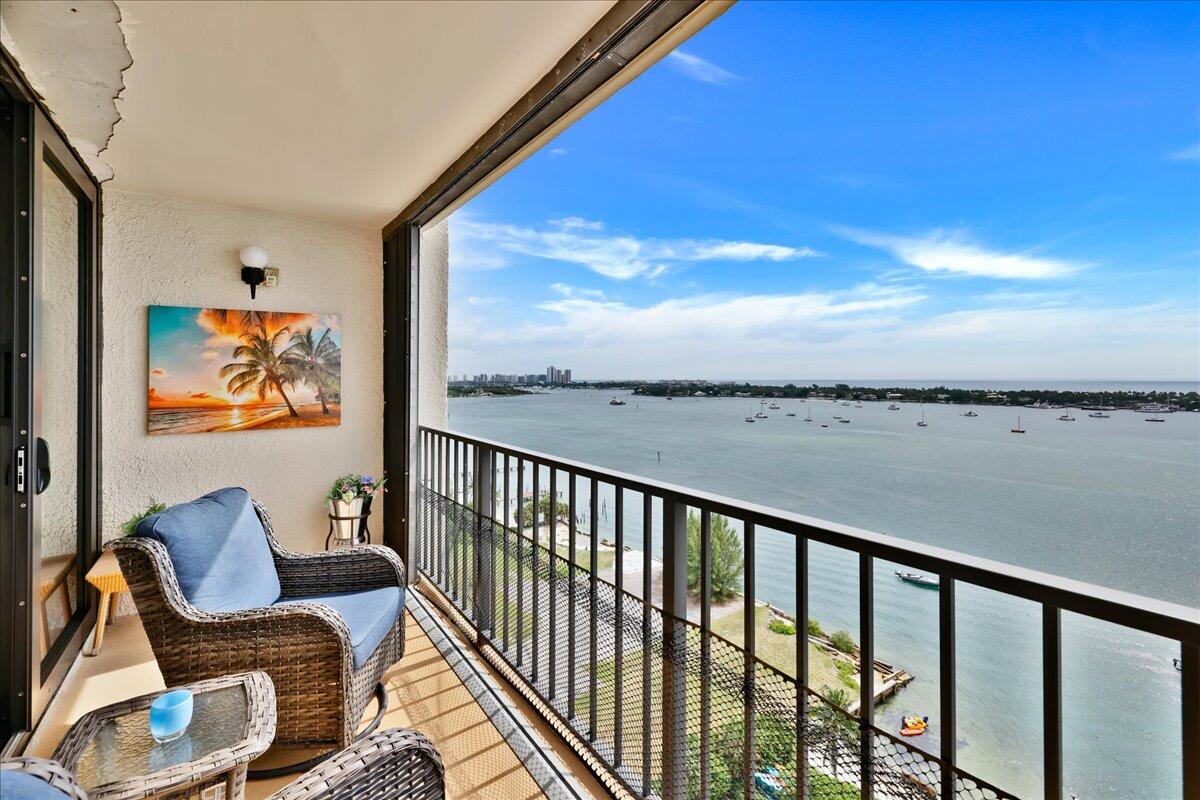 PALM BEACH HOUSE CONDO - Residential