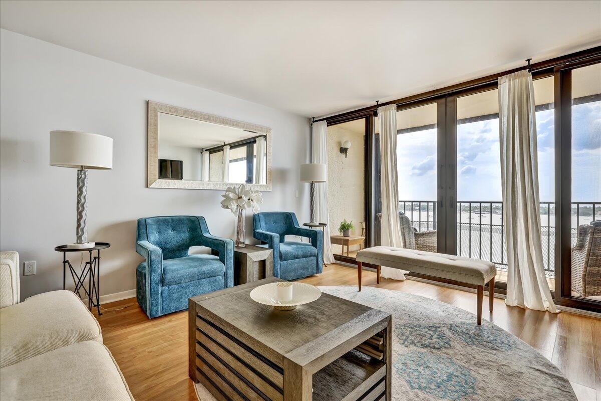 PALM BEACH HOUSE CONDO - Residential