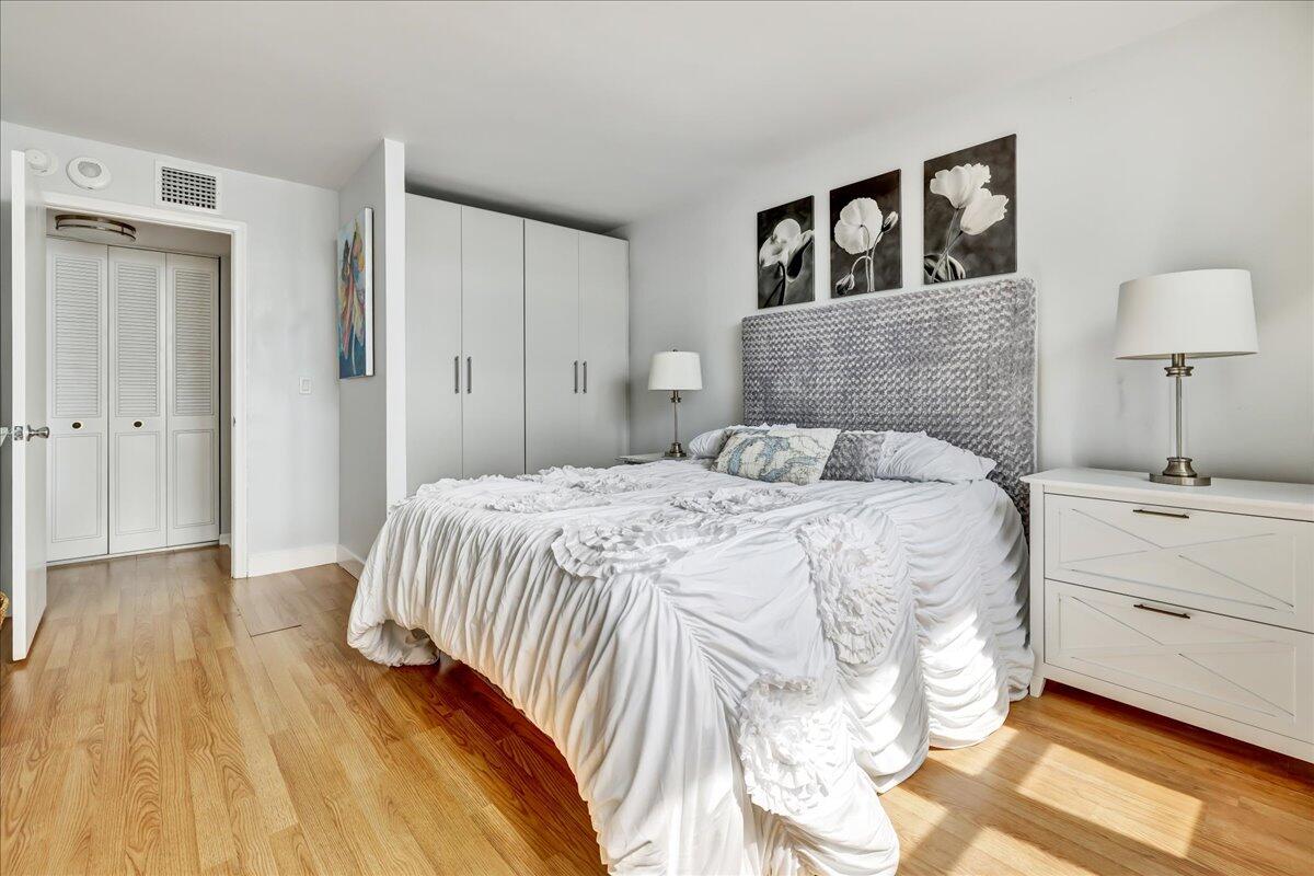 PALM BEACH HOUSE CONDO - Residential
