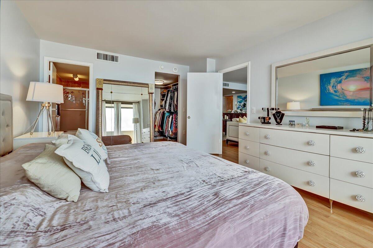 PALM BEACH HOUSE CONDO - Residential