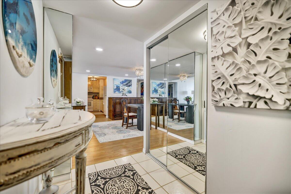 PALM BEACH HOUSE CONDO - Residential
