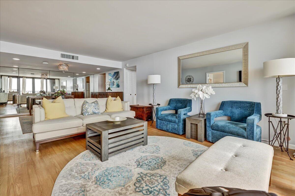 PALM BEACH HOUSE CONDO - Residential