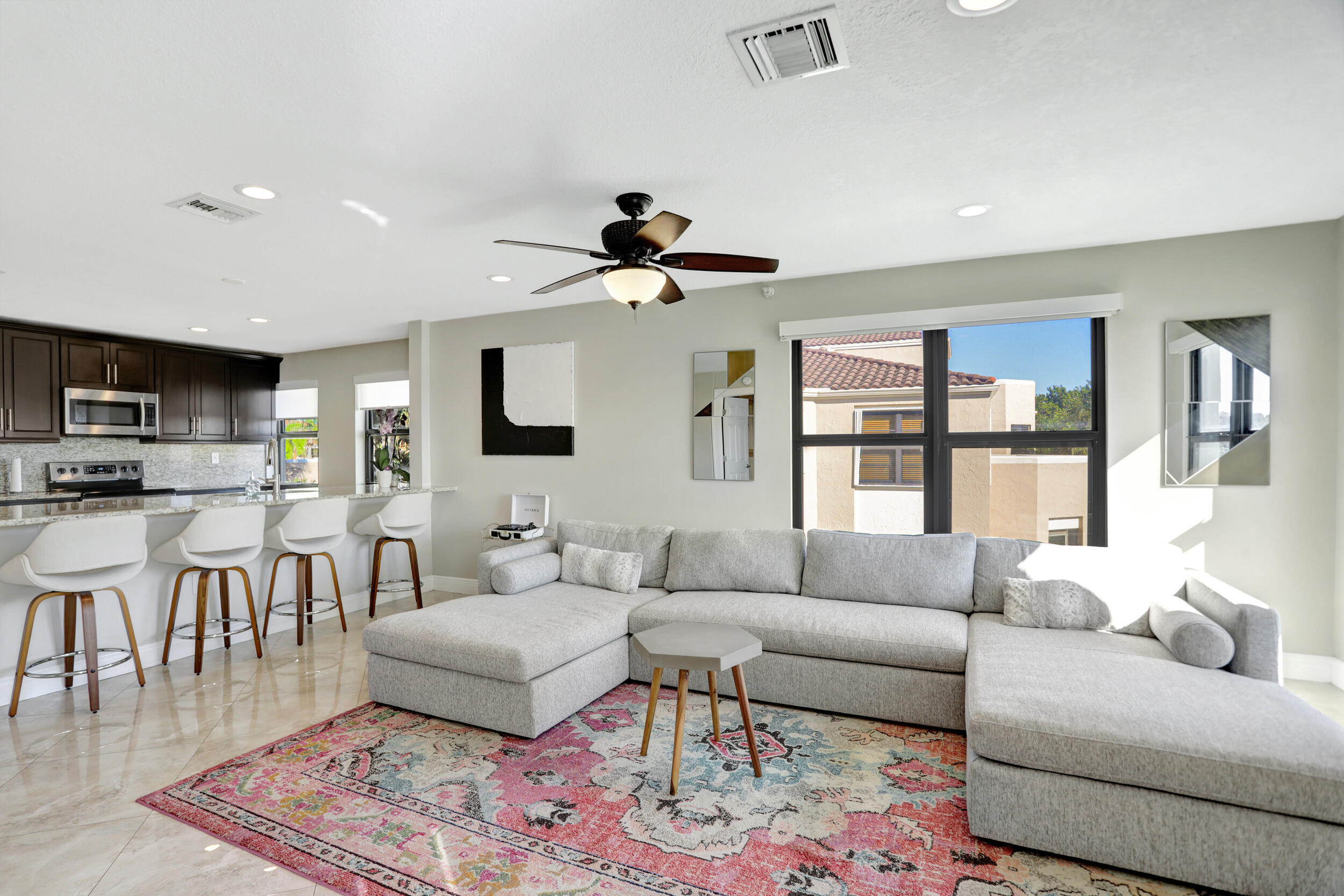 VILLA SONRISA CONDO - Residential