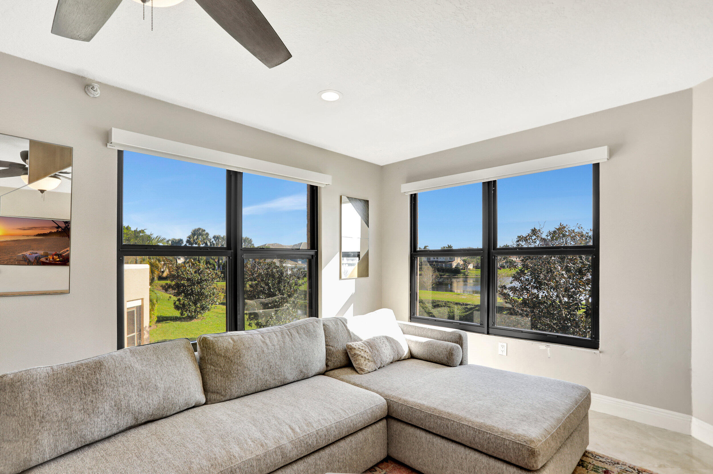 VILLA SONRISA CONDO - Residential
