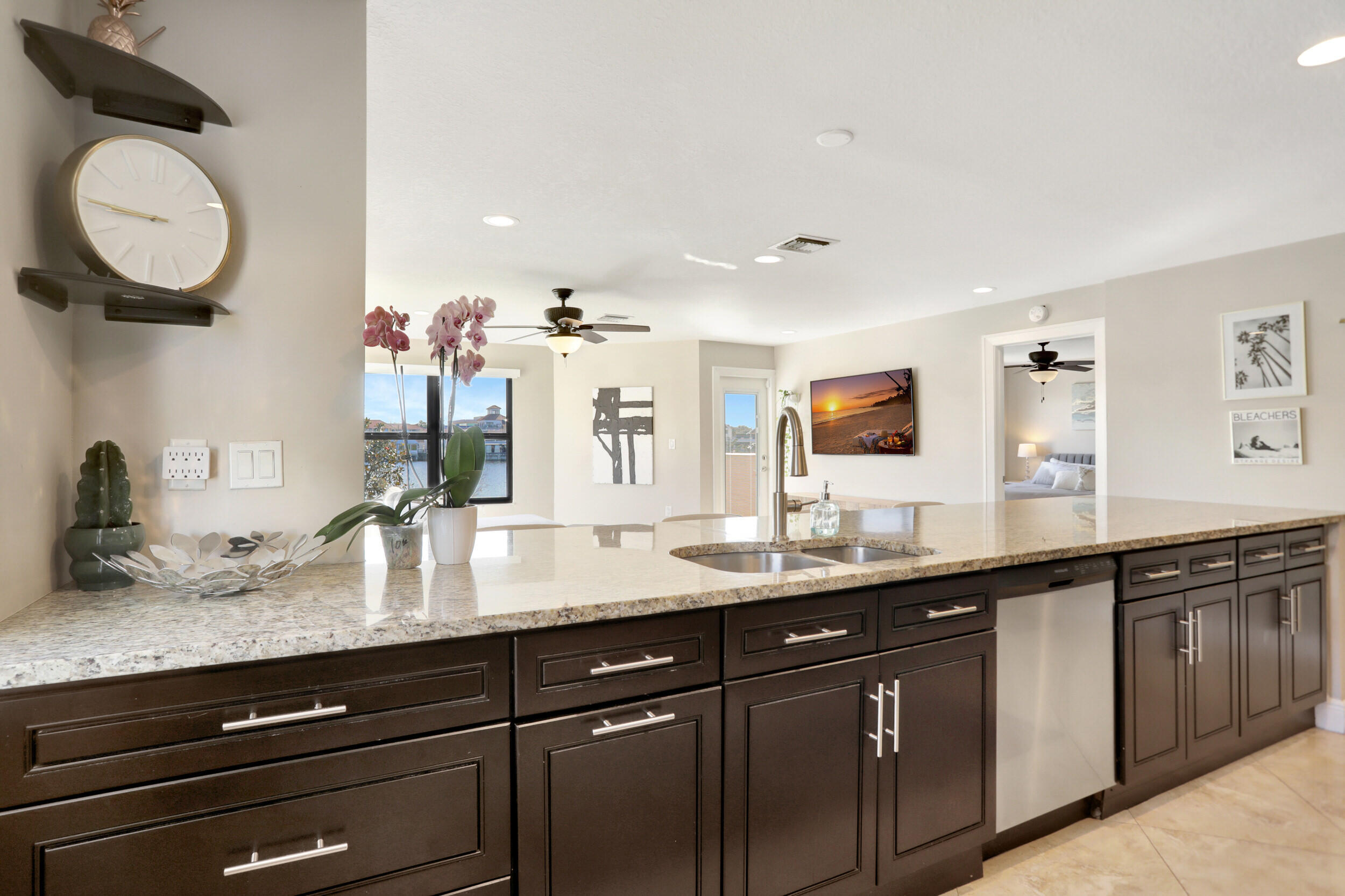 VILLA SONRISA CONDO - Residential