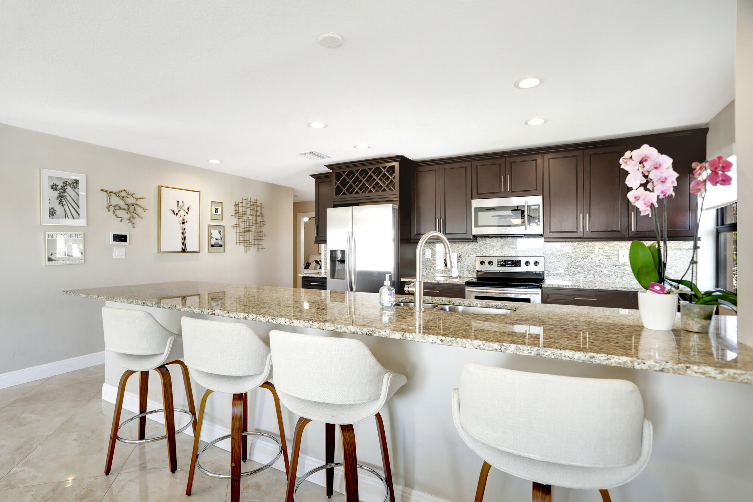 VILLA SONRISA CONDO - Residential