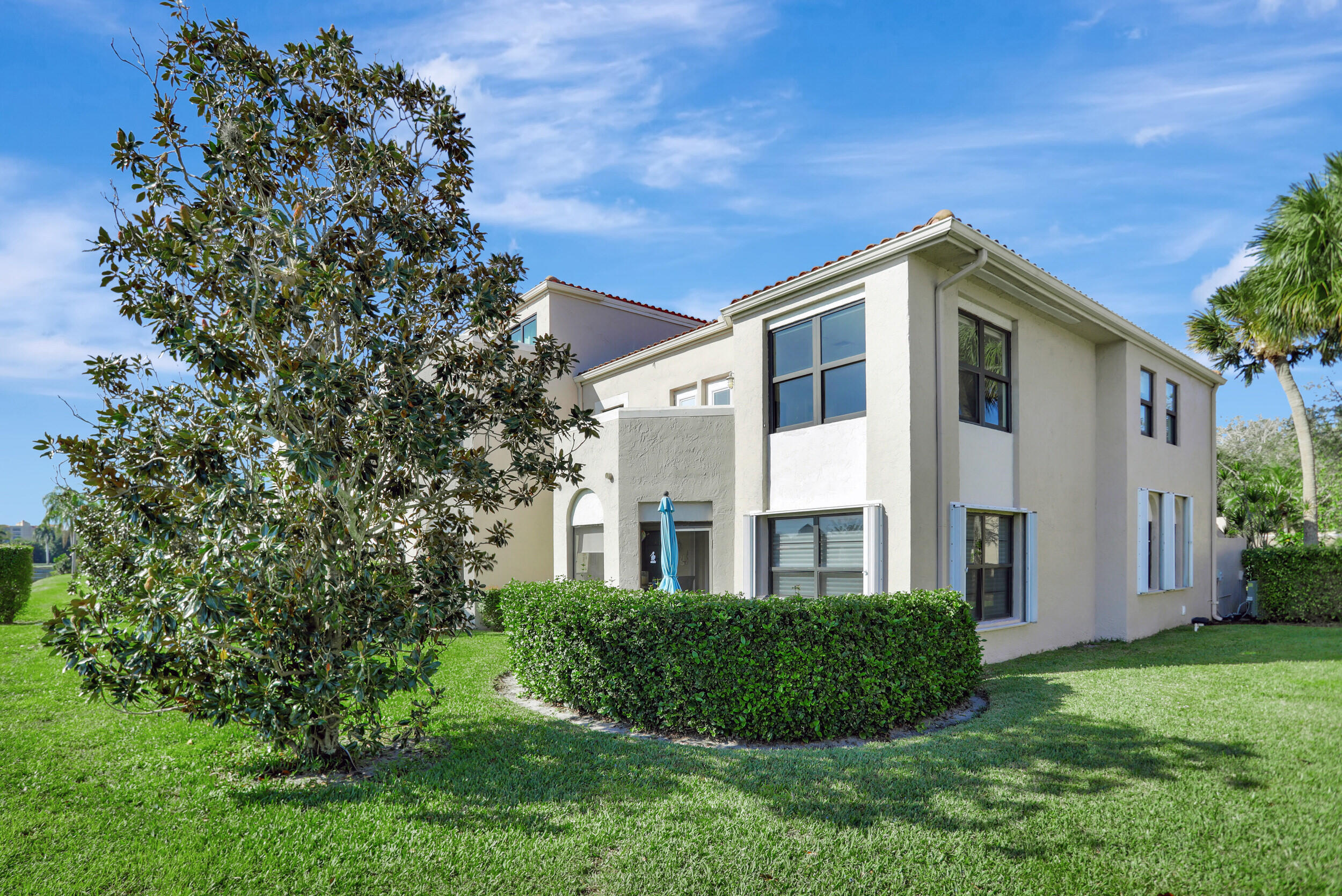 VILLA SONRISA CONDO - Residential