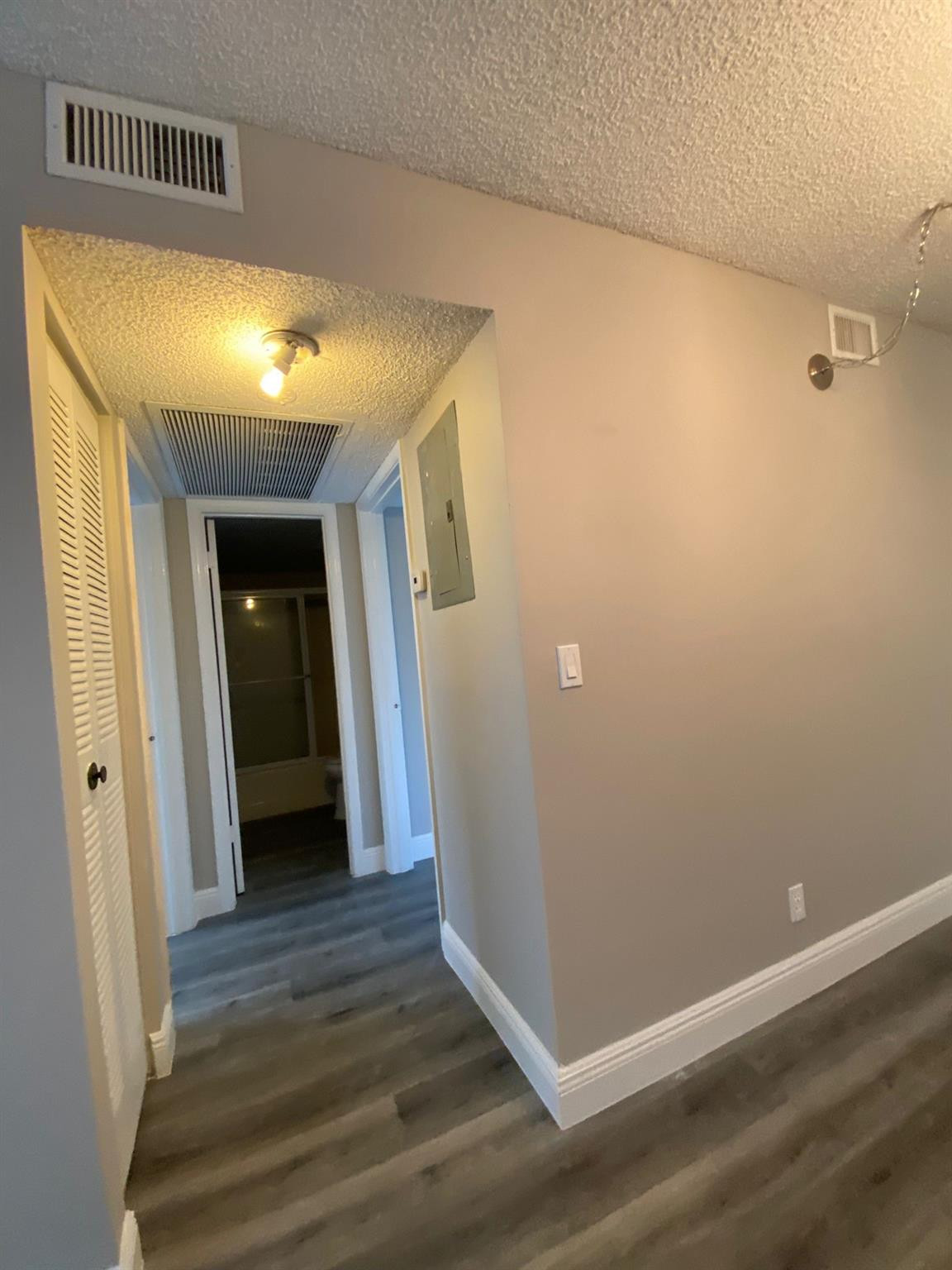 HOLIDAY VILLAGE OF CORAL SPRINGS - Residential Lease