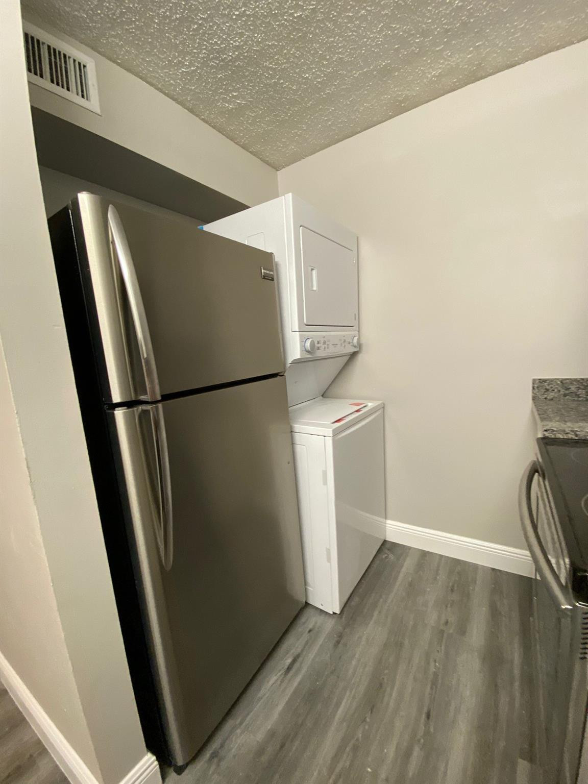HOLIDAY VILLAGE OF CORAL SPRINGS - Residential Lease