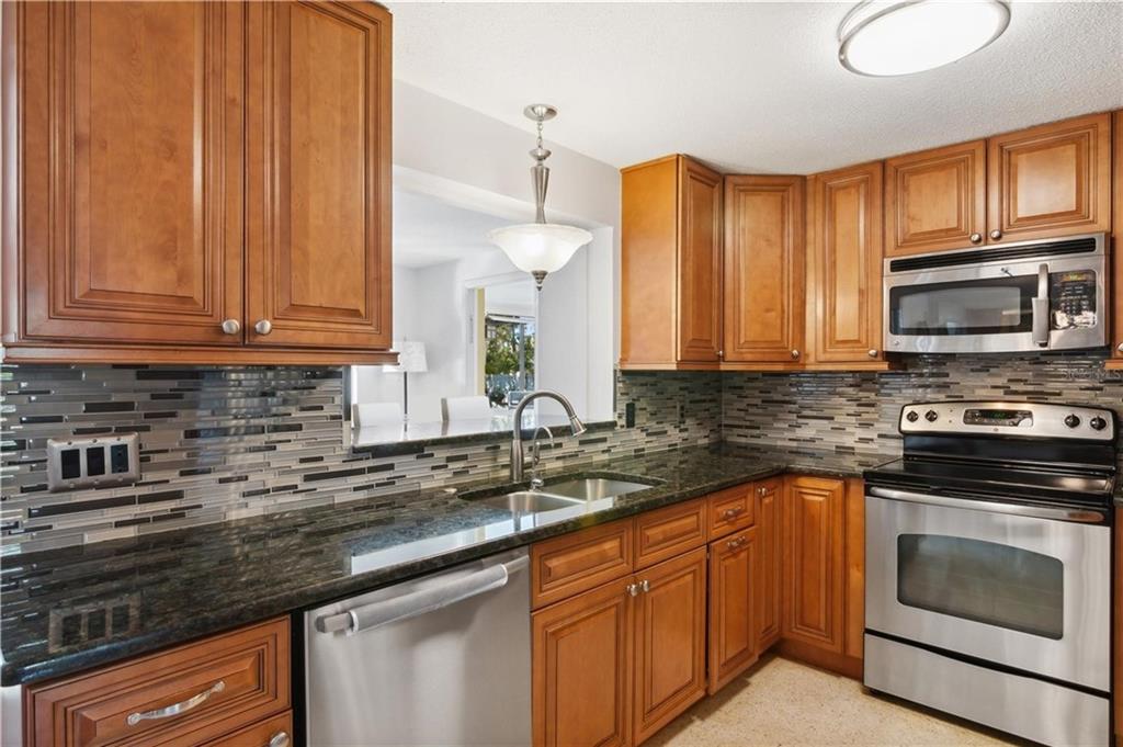 HOLMES BEACH 33RD UNIT - Residential