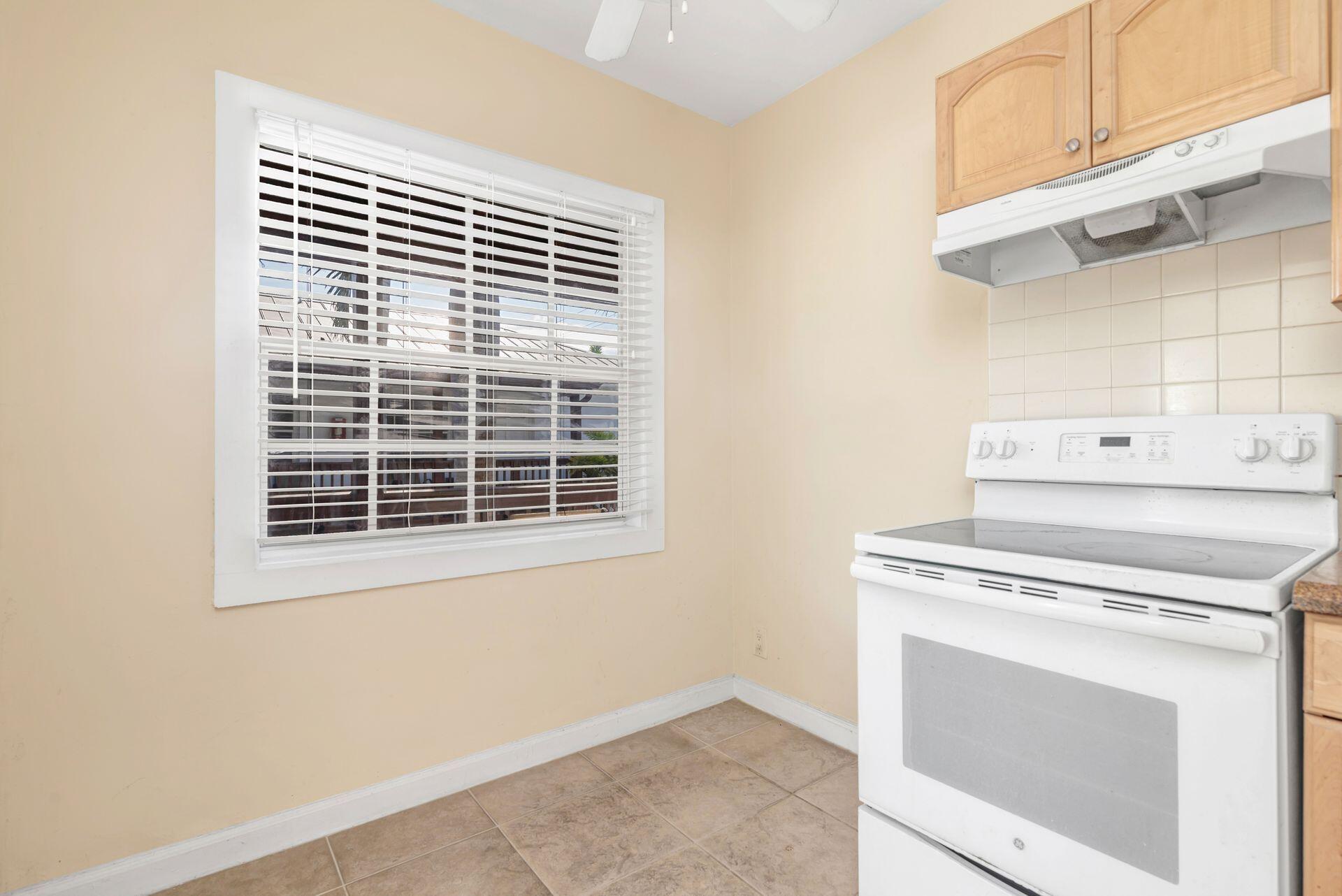 ESTATES OF SOUTH PALM BEACH - Residential