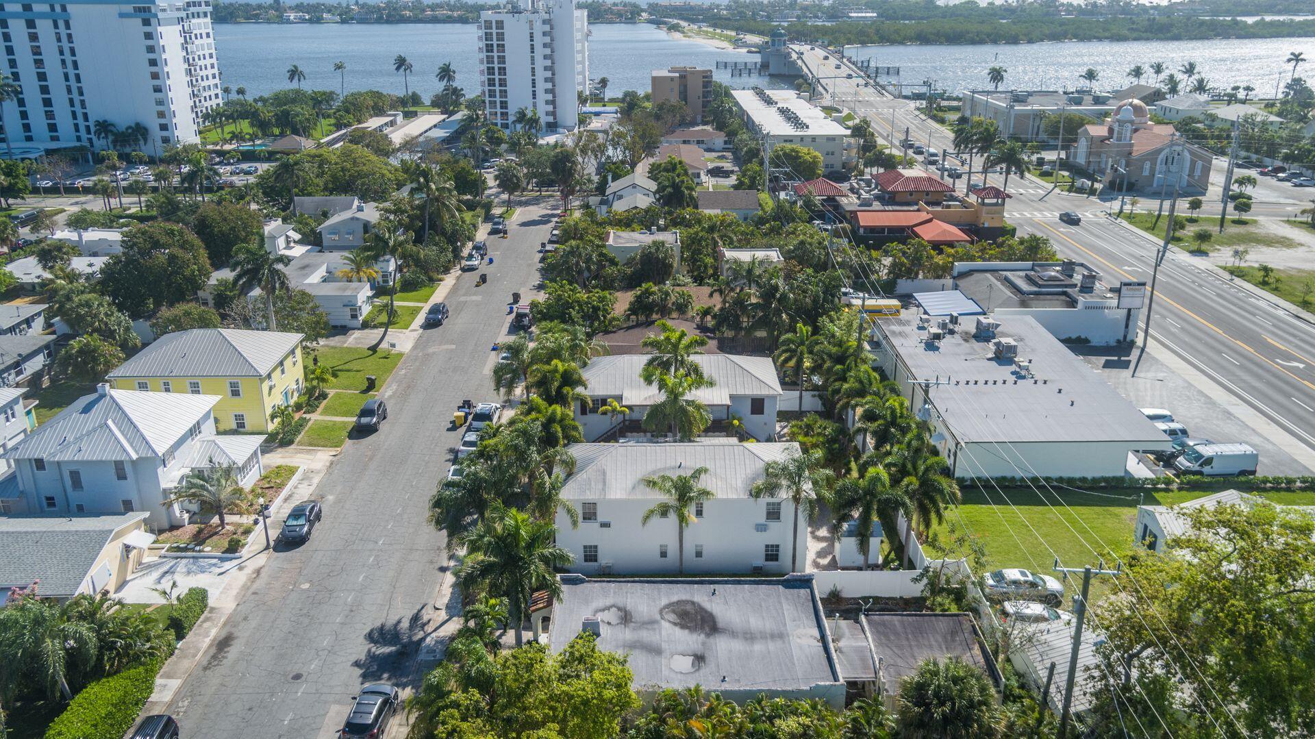 ESTATES OF SOUTH PALM BEACH - Residential