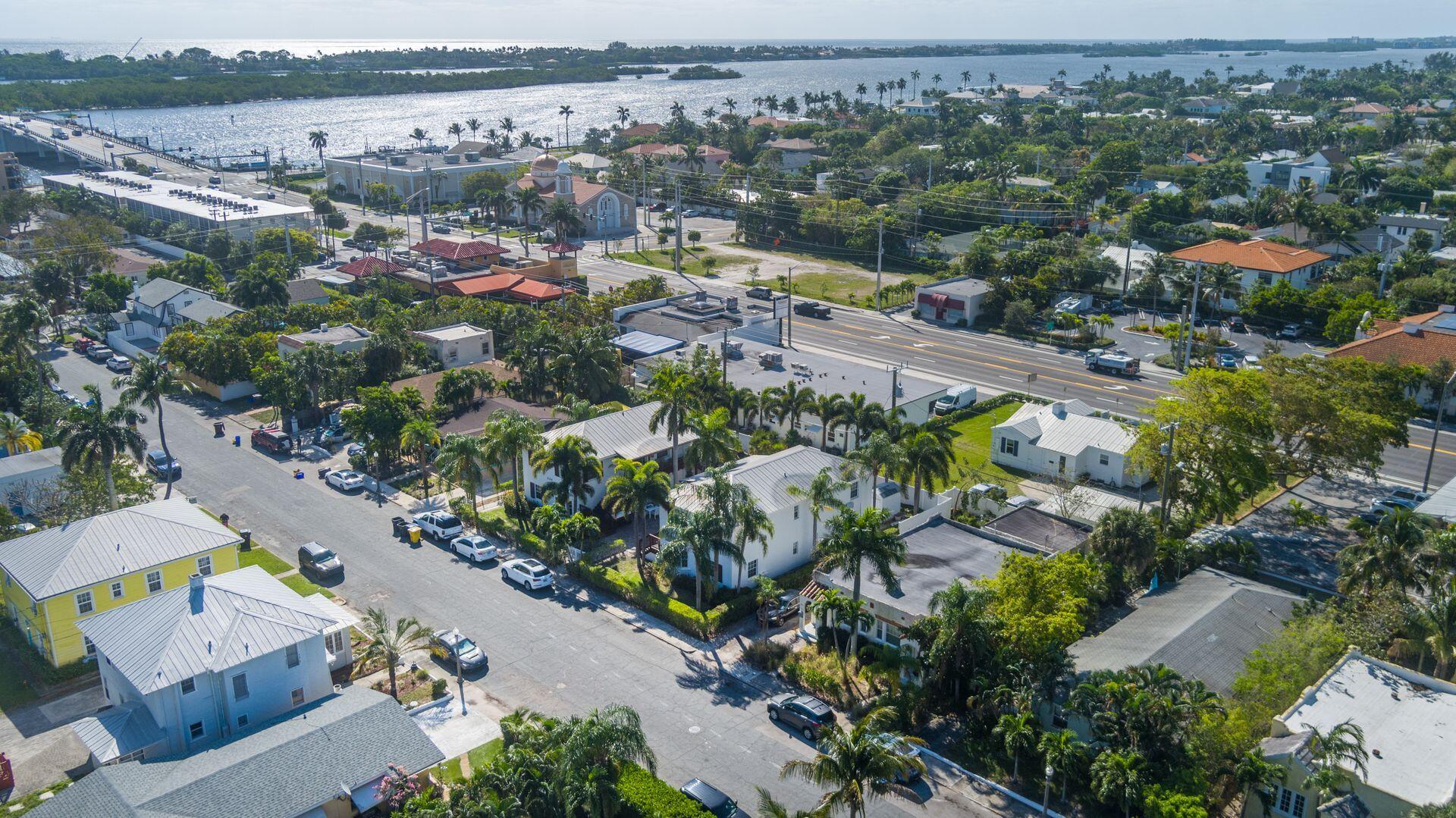 ESTATES OF SOUTH PALM BEACH - Residential