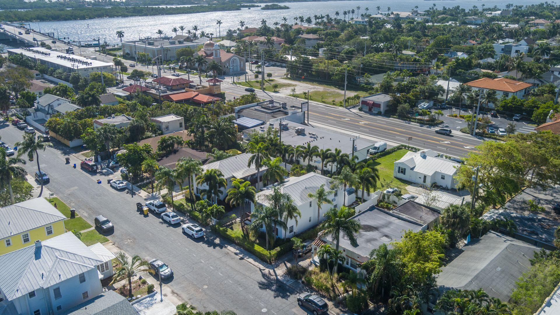 ESTATES OF SOUTH PALM BEACH - Residential