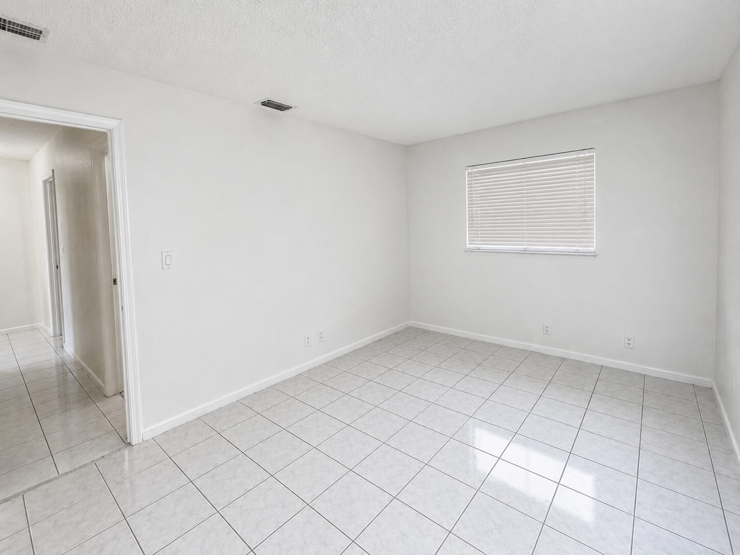 CASTLEWOOD - Residential Income
