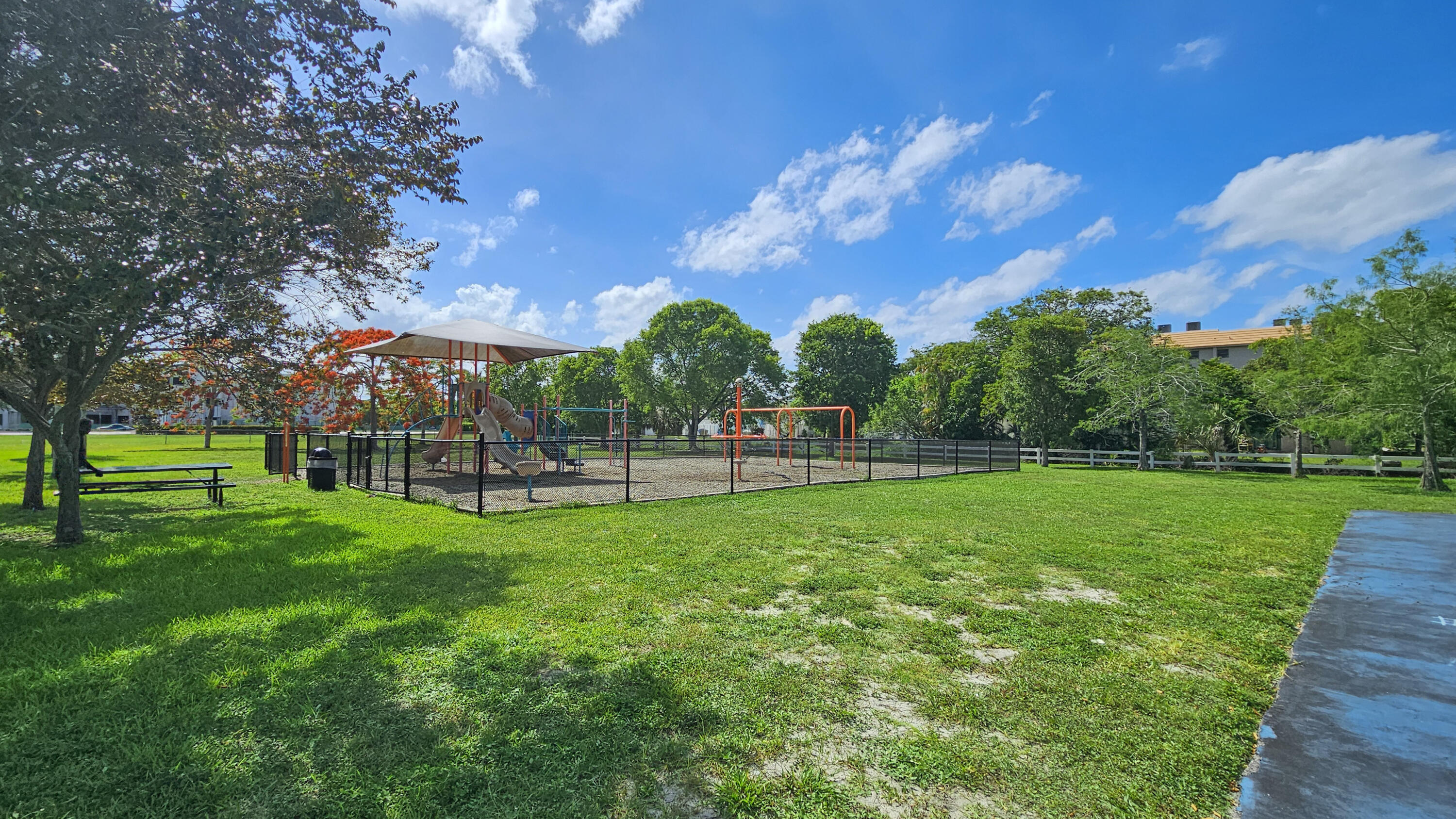 CASTLEWOOD - Residential Income