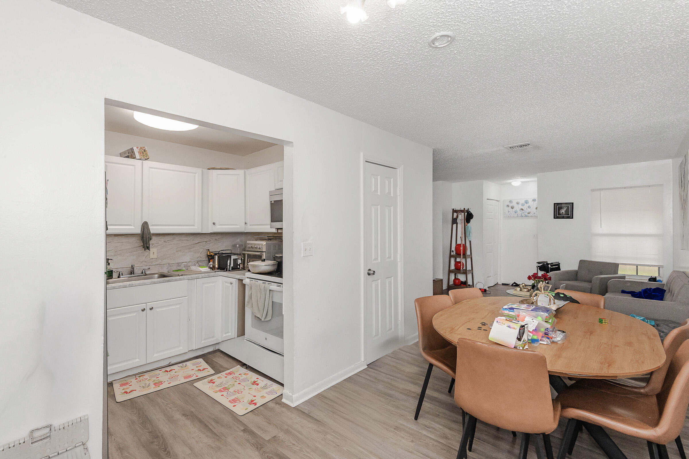 CASTLEWOOD - Residential Income