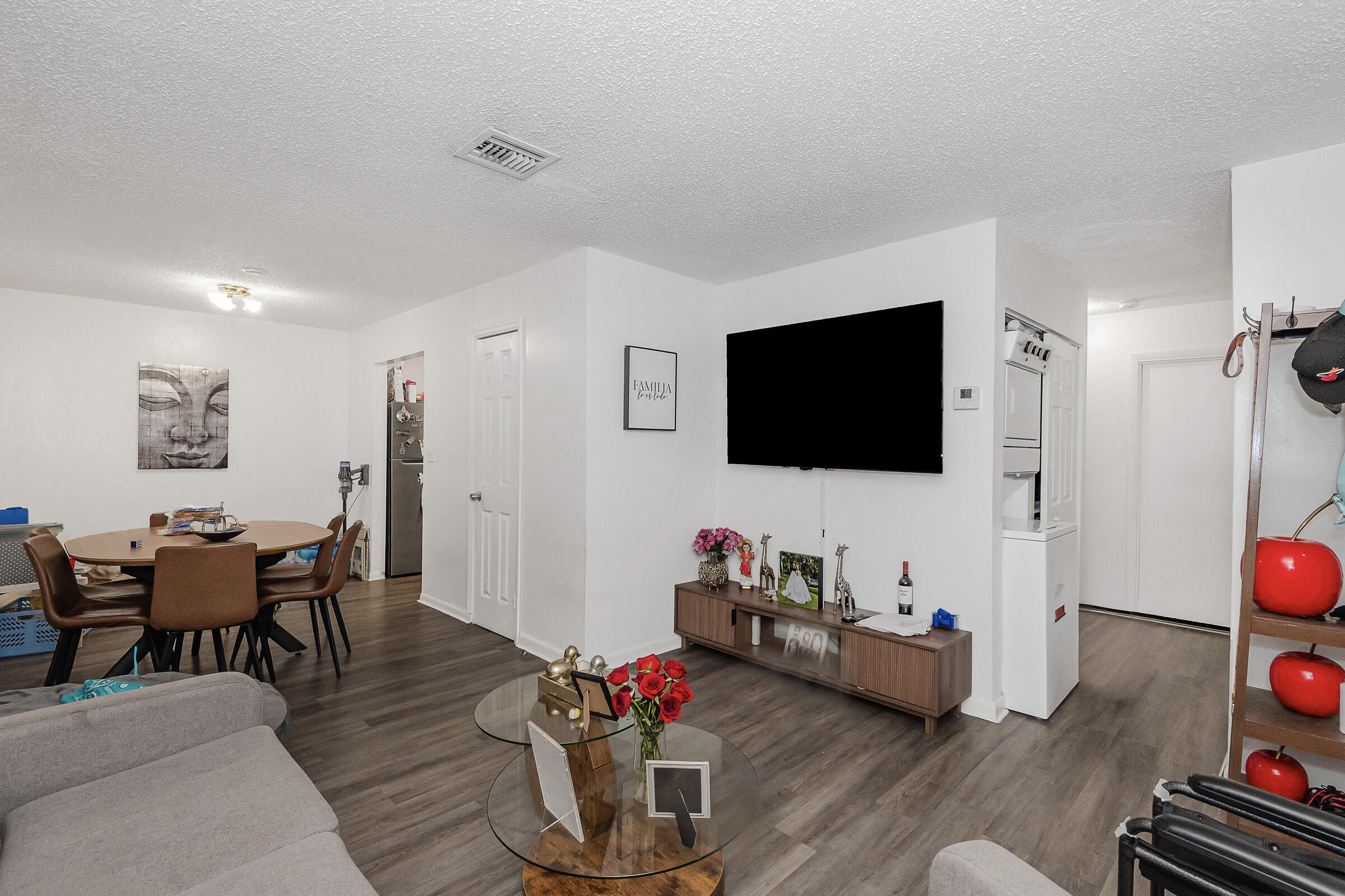 CASTLEWOOD - Residential Income