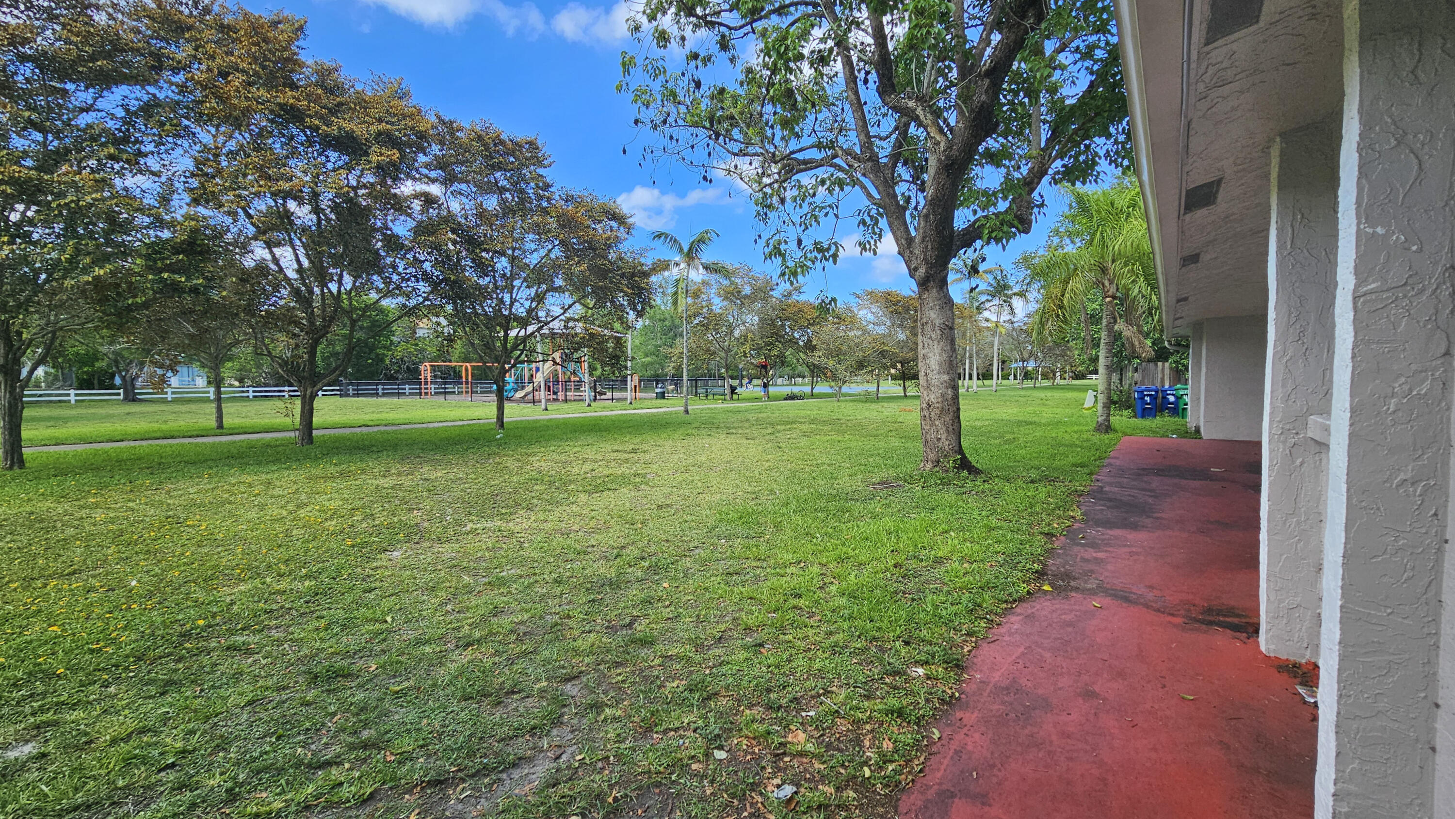 CASTLEWOOD - Residential Income
