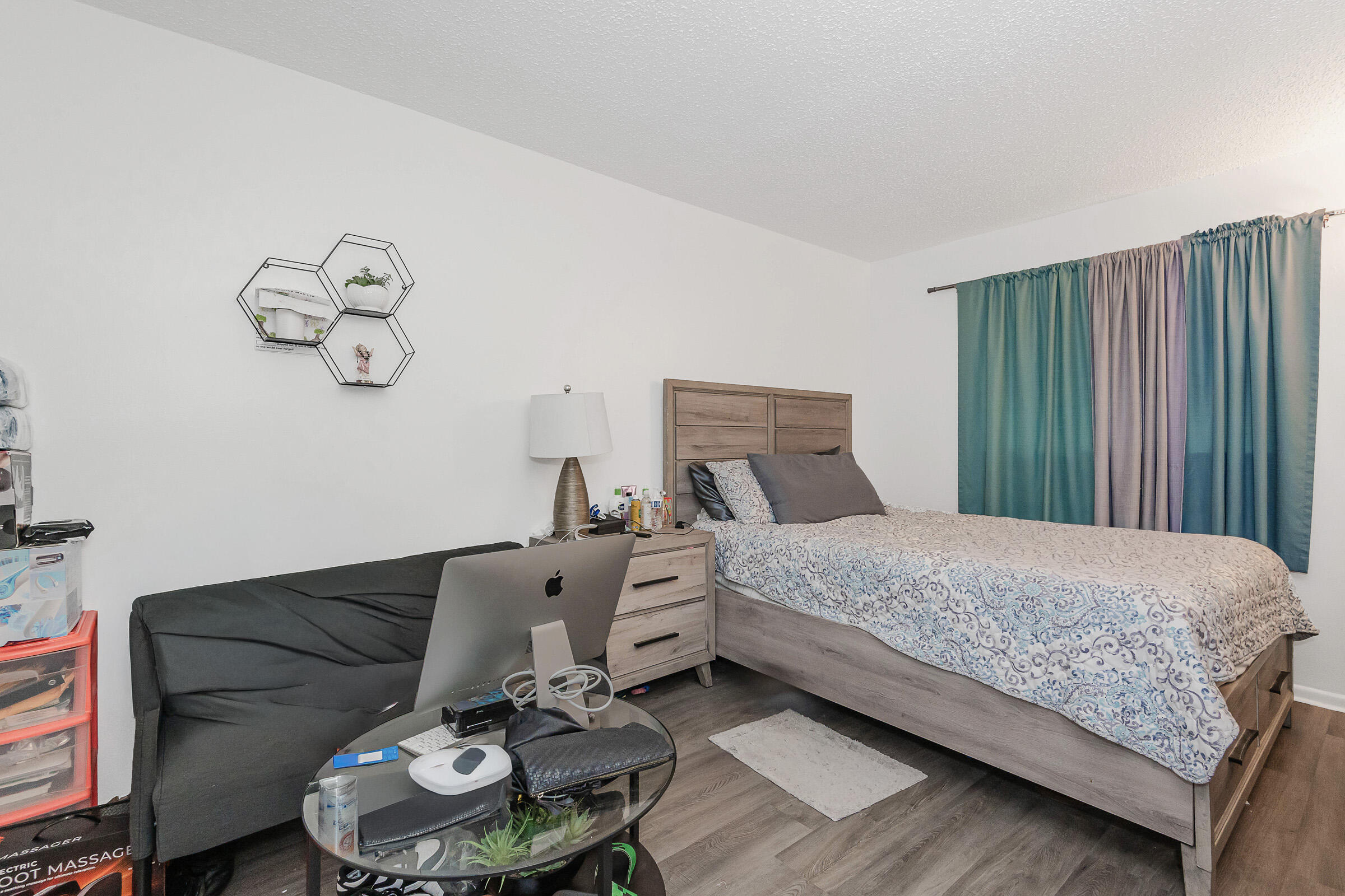 CASTLEWOOD - Residential Income
