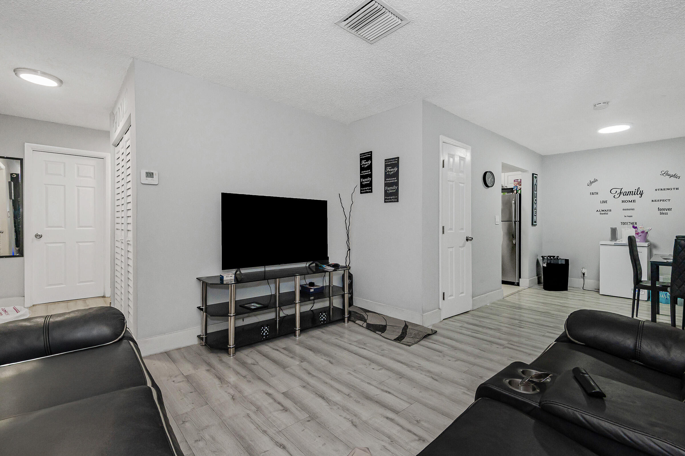 CASTLEWOOD - Residential Income