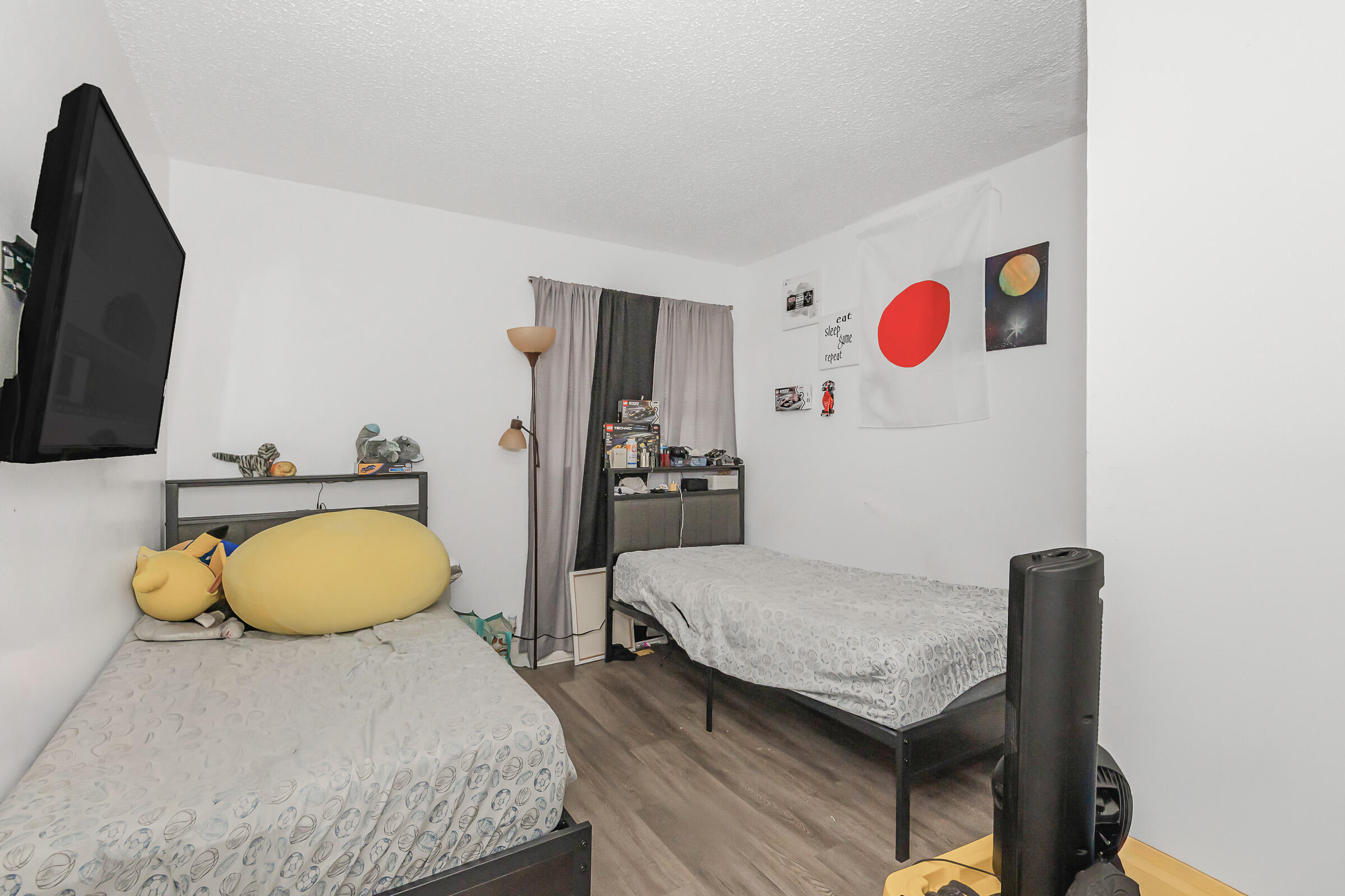 CASTLEWOOD - Residential Income