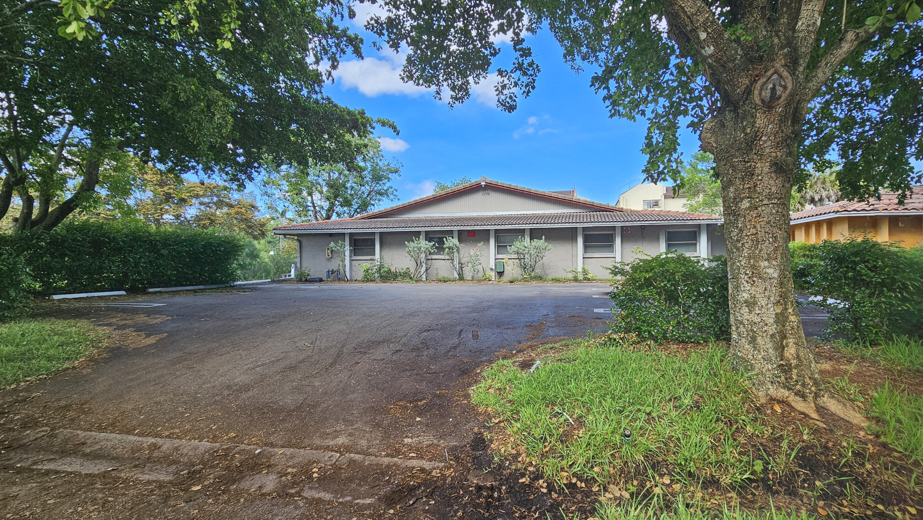 CASTLEWOOD - Residential Income