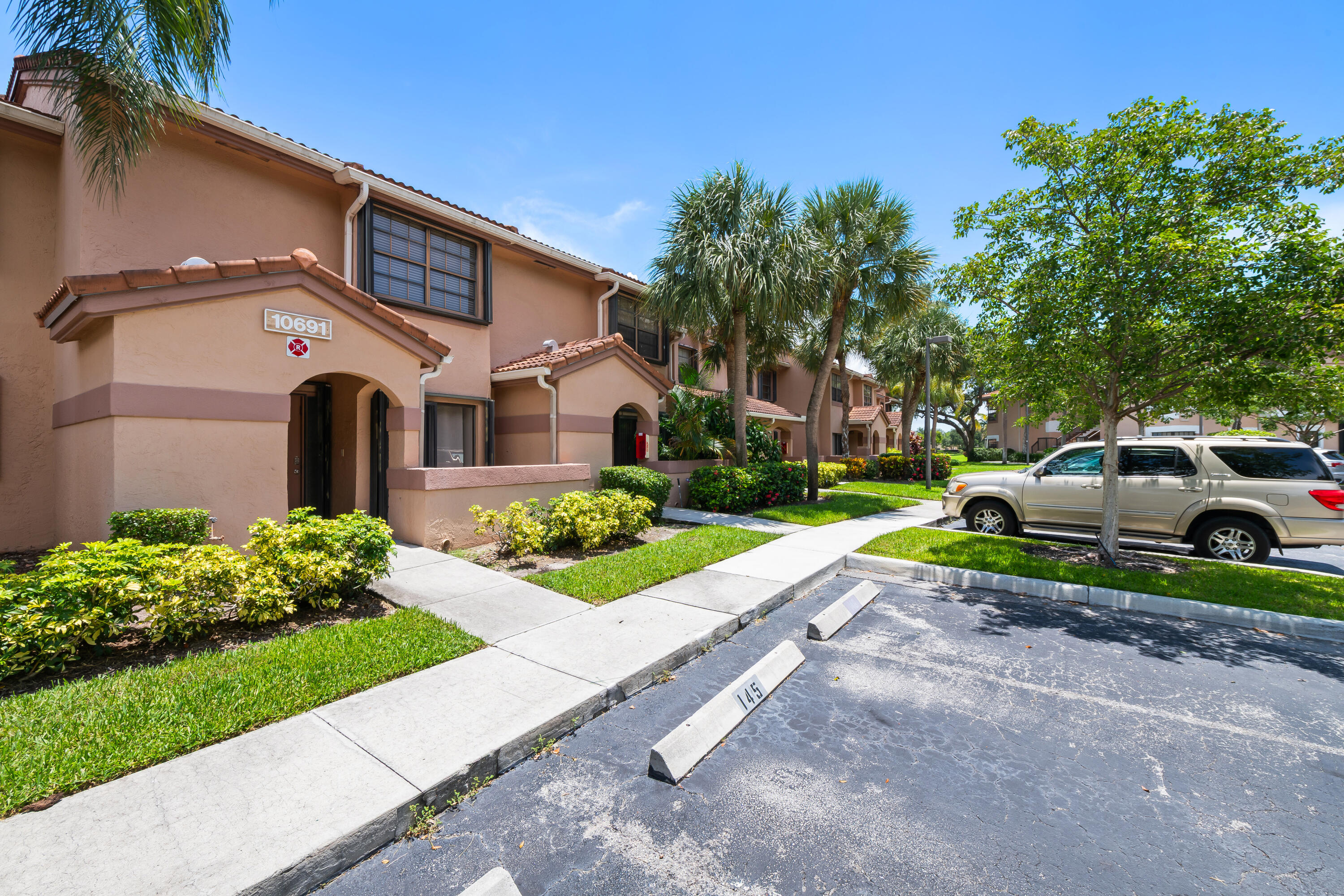 OPTIMA VILLAGE I-D CONDO - Residential Lease
