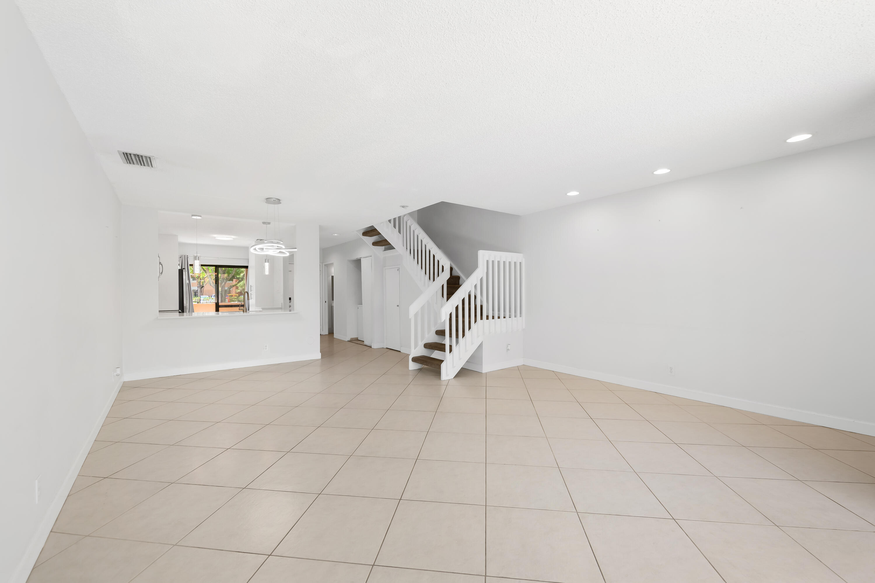 OPTIMA VILLAGE I-D CONDO - Residential Lease