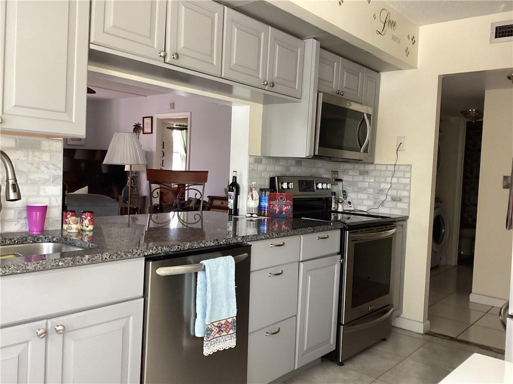 ROYAL PALM AT PLANTATION - Residential