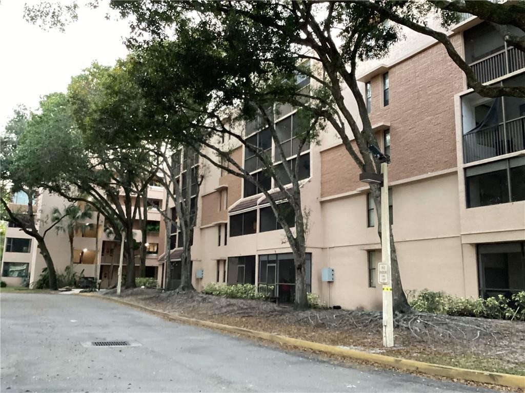 ROYAL PALM AT PLANTATION - Residential