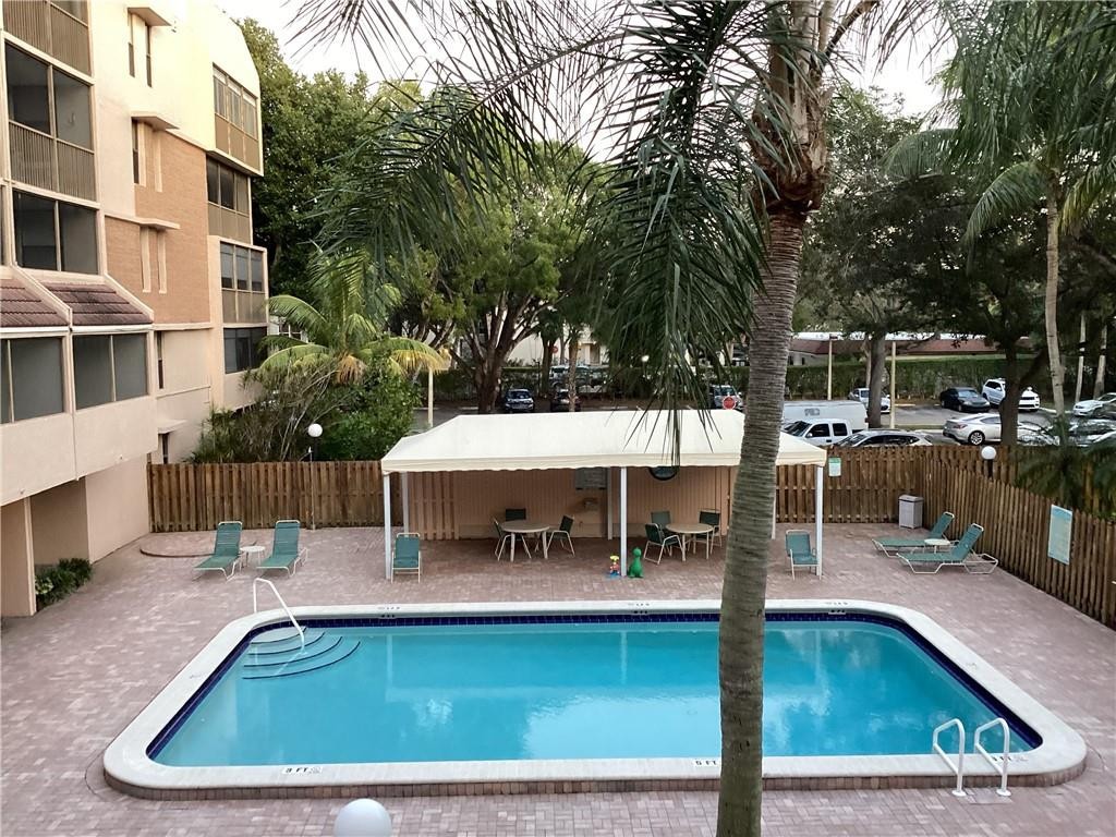 ROYAL PALM AT PLANTATION - Residential