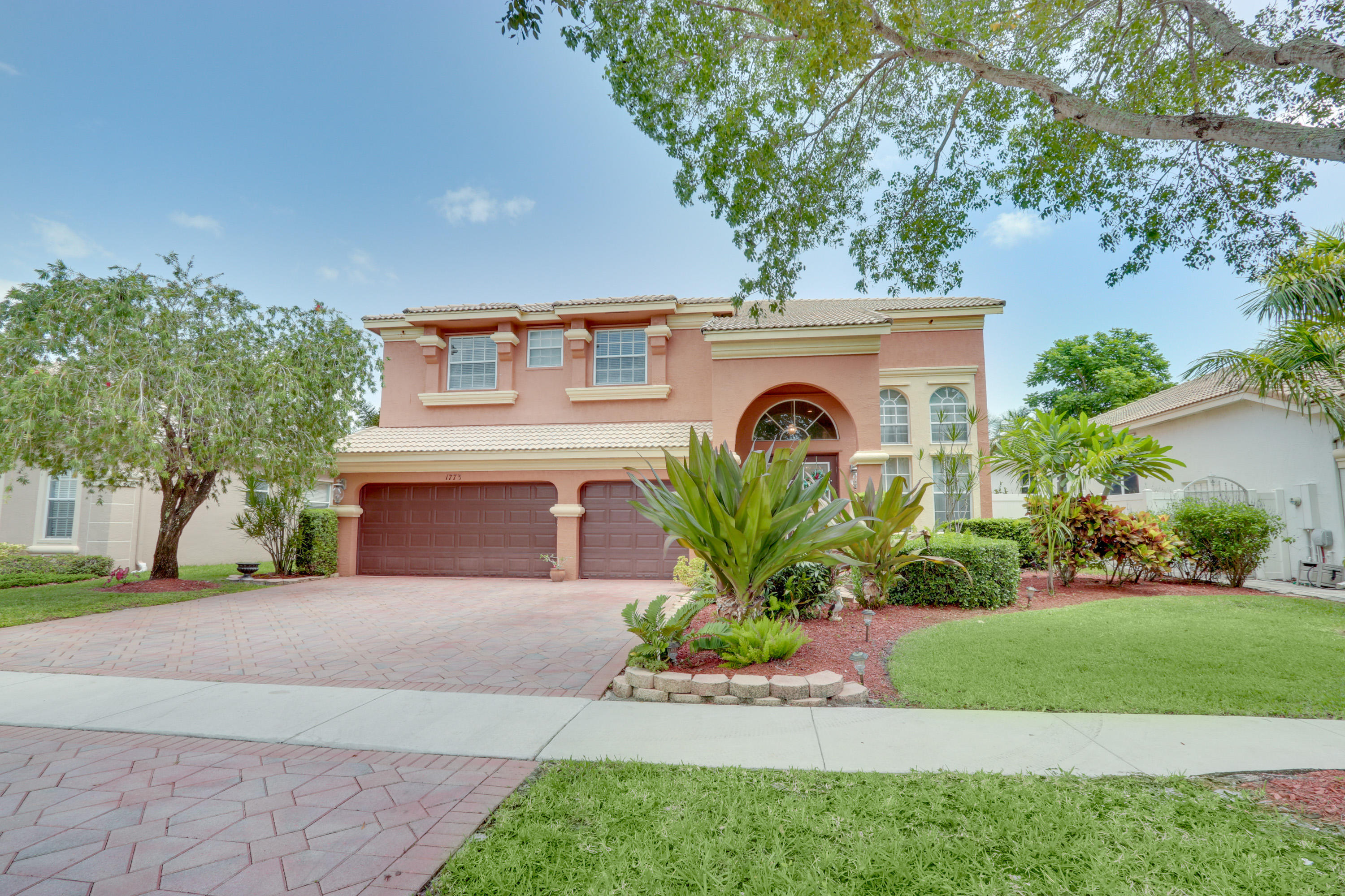 MADISON GREEN 1 - Residential