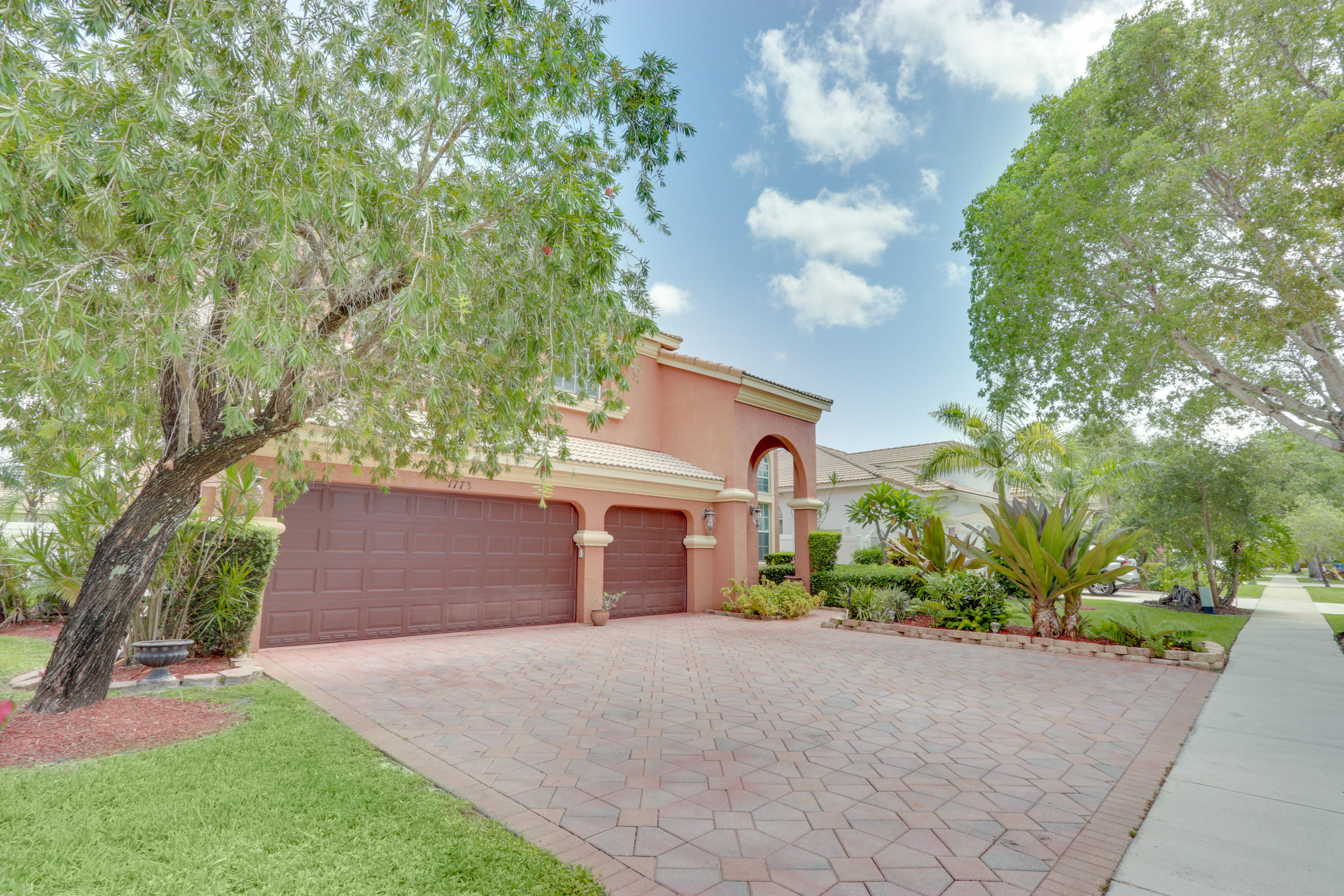 MADISON GREEN 1 - Residential