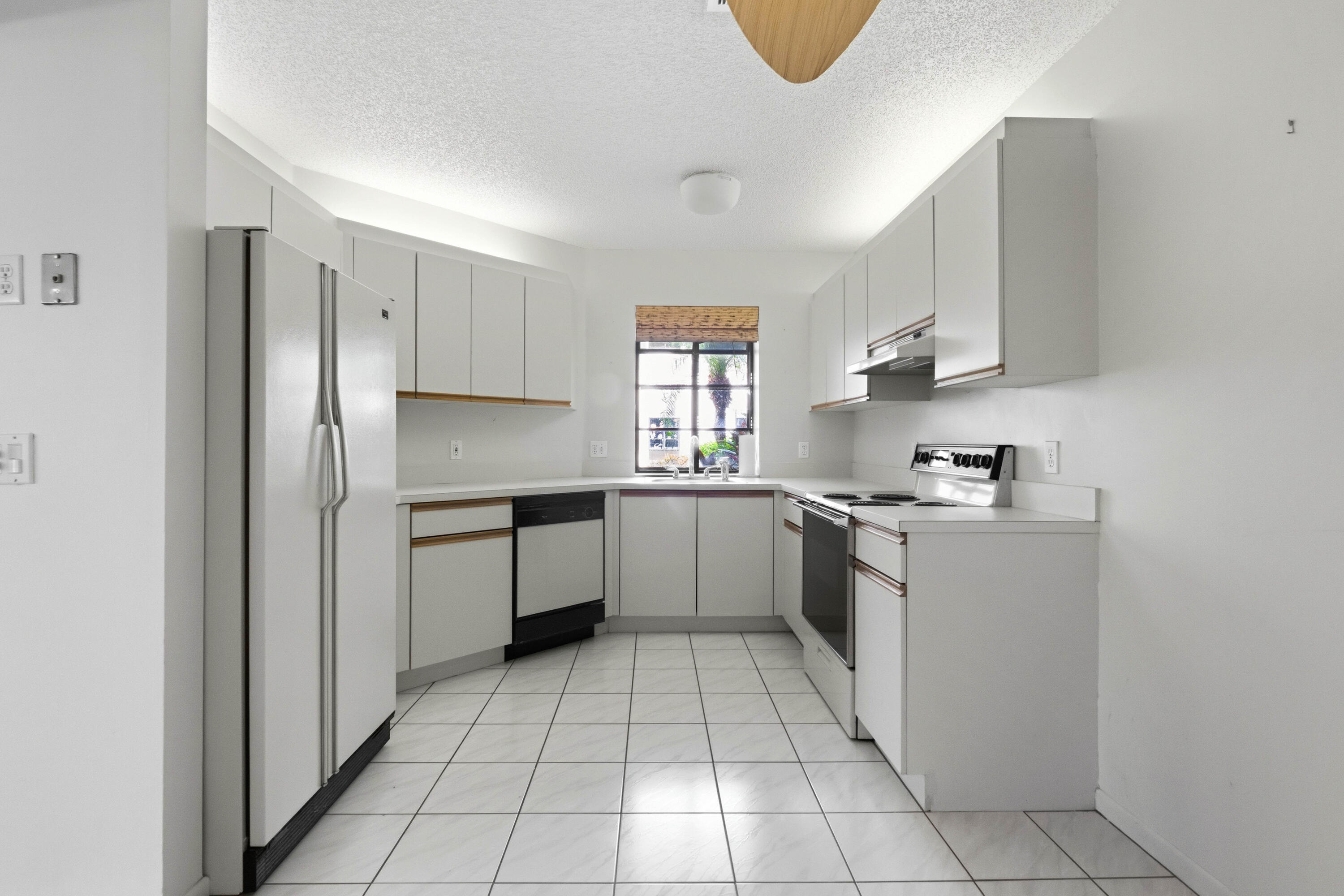 CARRARA VILLAGE CONDO - Residential