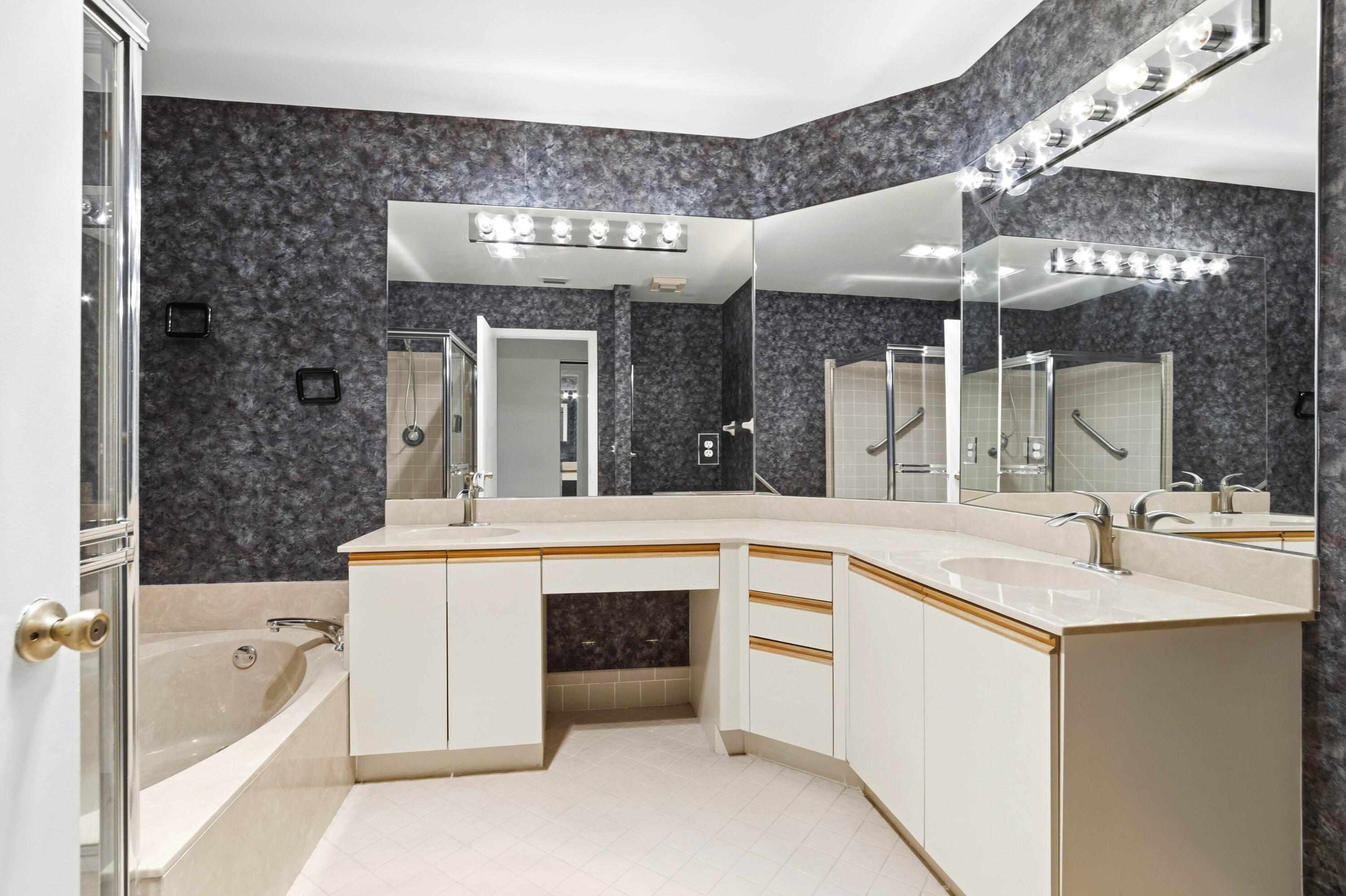CARRARA VILLAGE CONDO - Residential