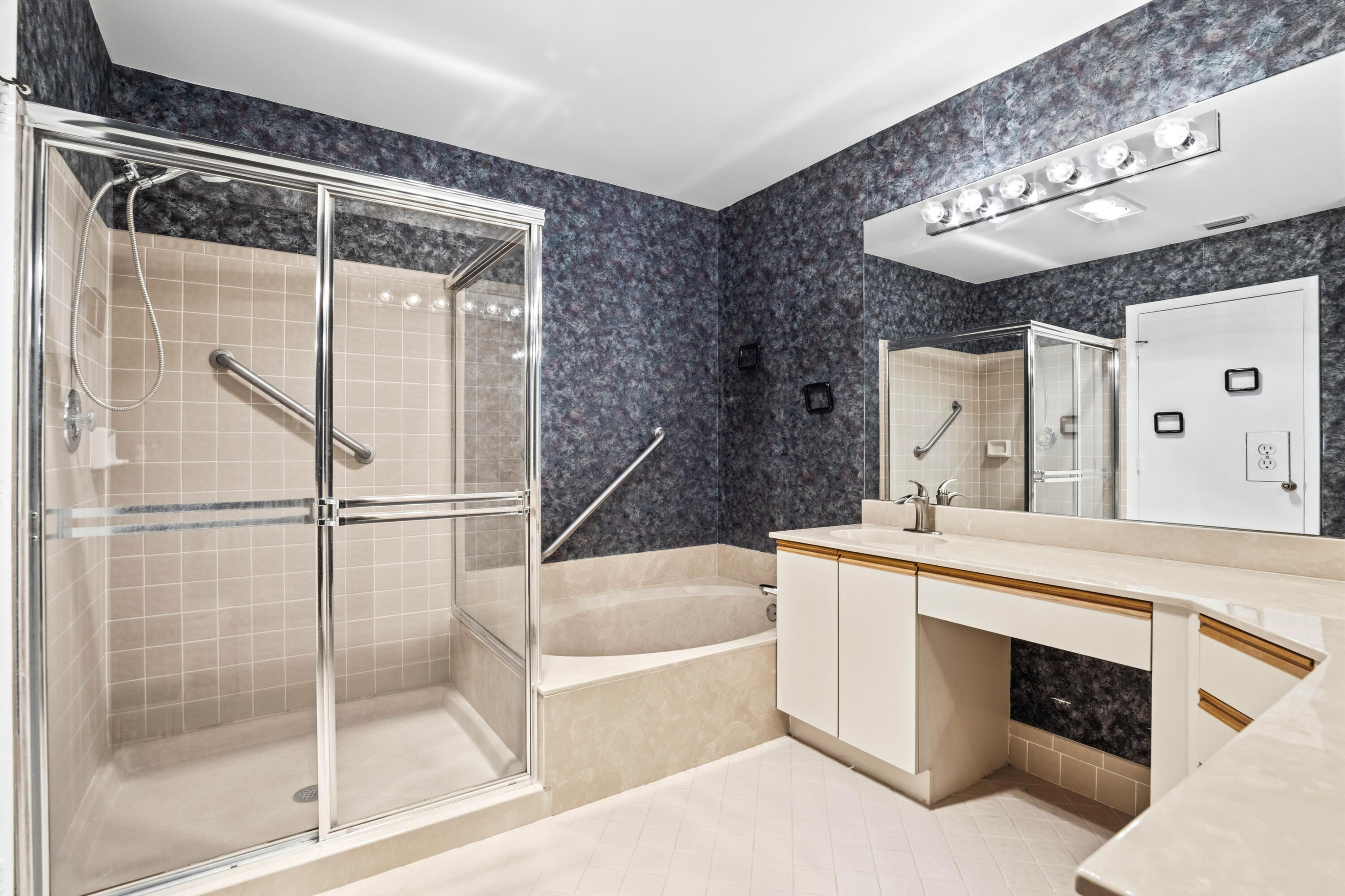 CARRARA VILLAGE CONDO - Residential