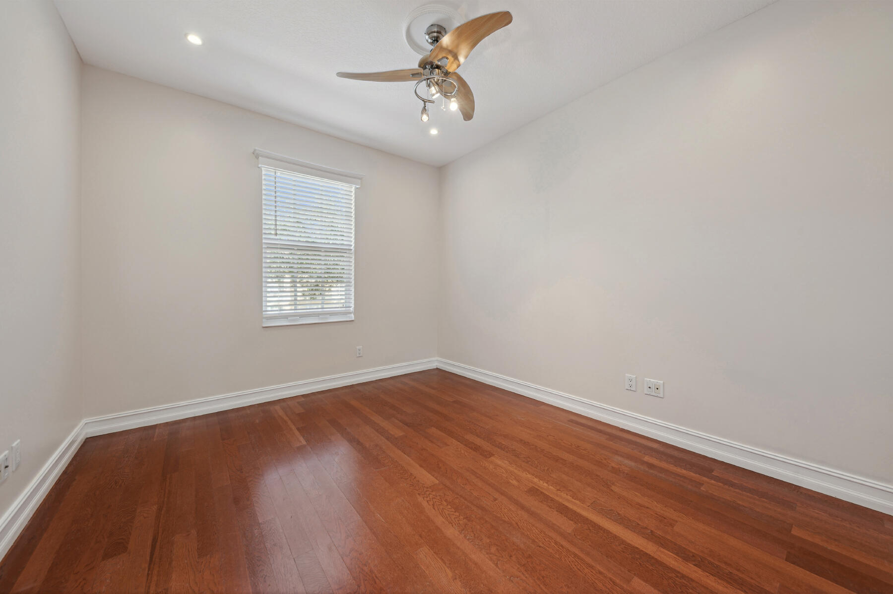 CATALINA LAKES - Residential