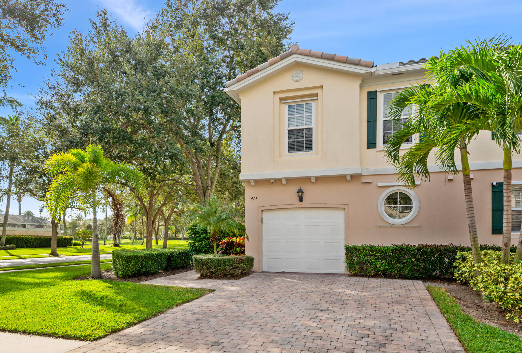 CATALINA LAKES - Residential