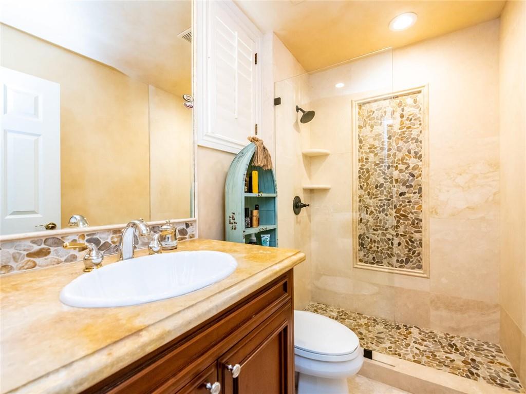 Riviera 6-17 B - Residential
