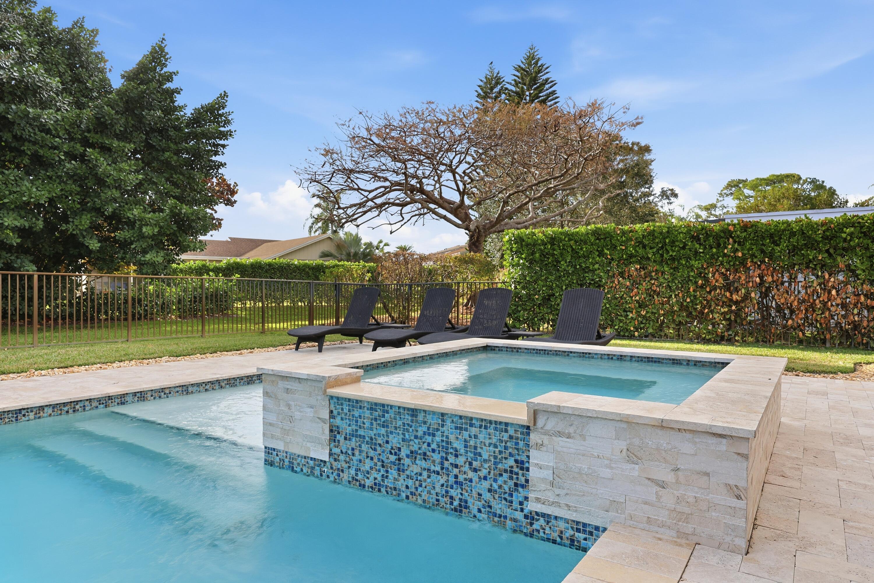 EASTPOINTE COUNTRY CLUB 8 - Residential