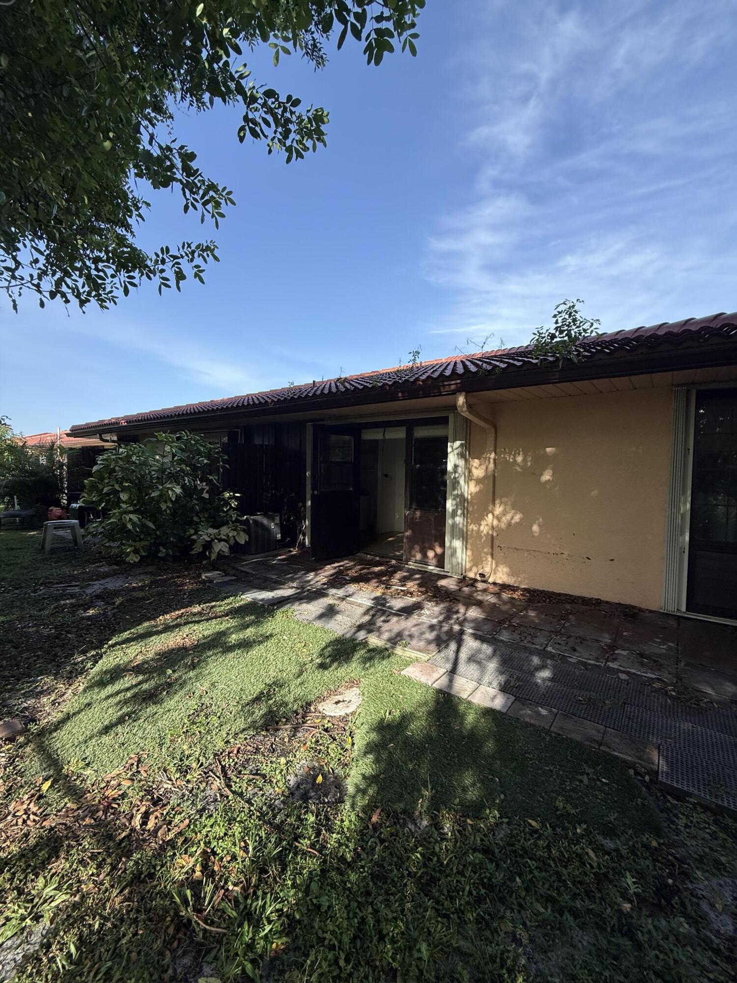 FOREST HILL VILLAS GARDEN CONDO - Residential